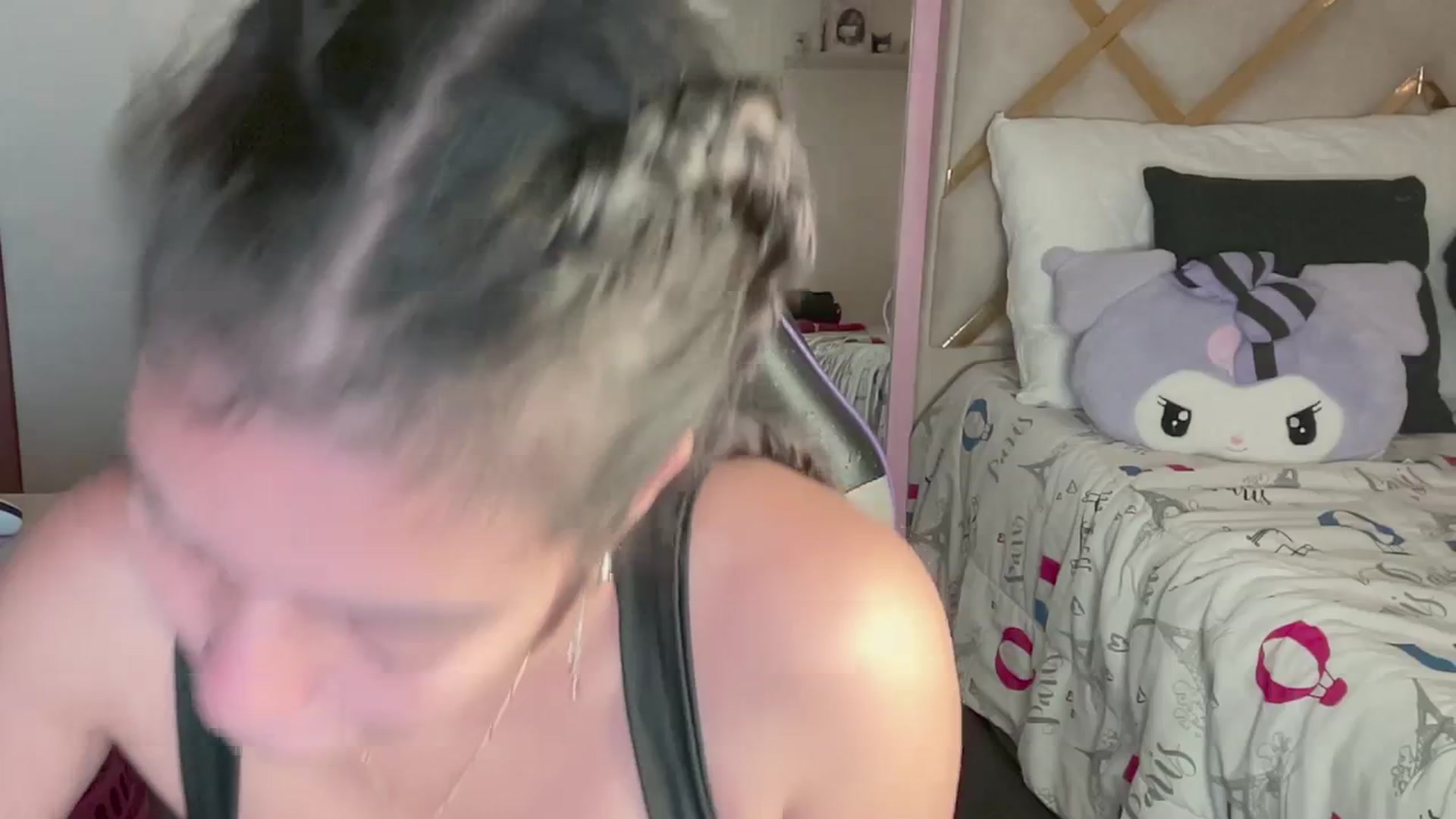 Gallery image thumbnail from Oxxme_'s myfreecams stream on, 03/17/2024, 02:51 image 14 of 20