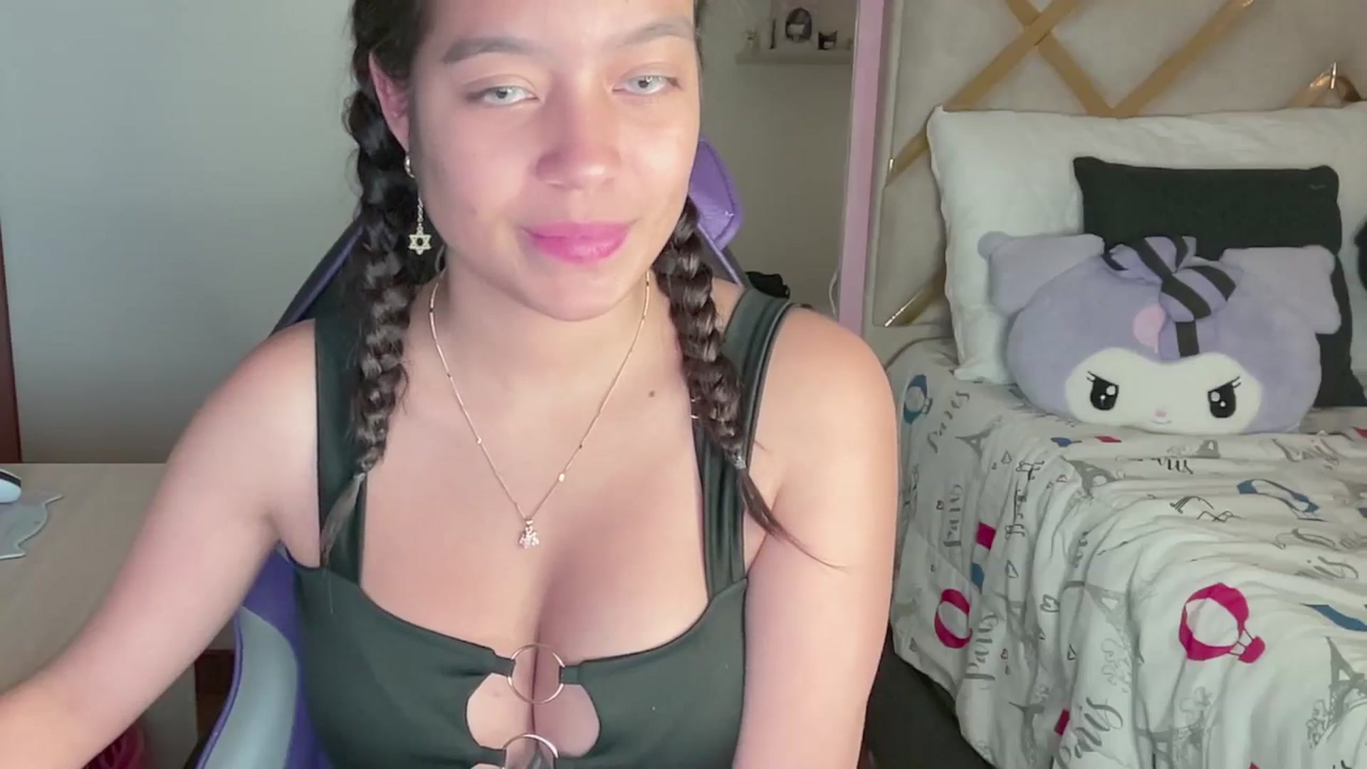 Gallery image thumbnail from Oxxme_'s myfreecams stream on, 03/17/2024, 02:51 image 8 of 20