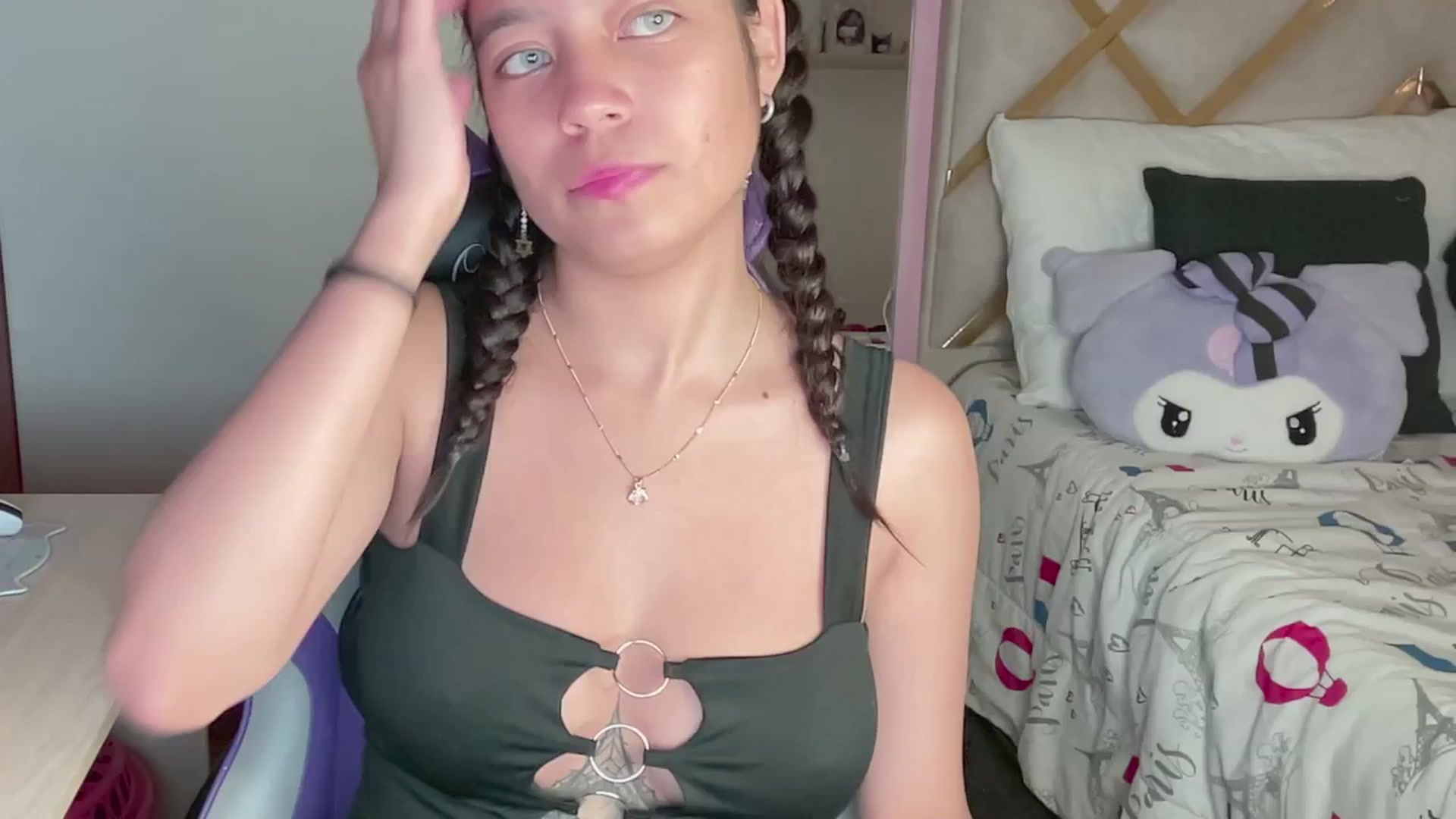 Gallery image thumbnail from Oxxme_'s myfreecams stream on, 03/17/2024, 02:51 image 19 of 20
