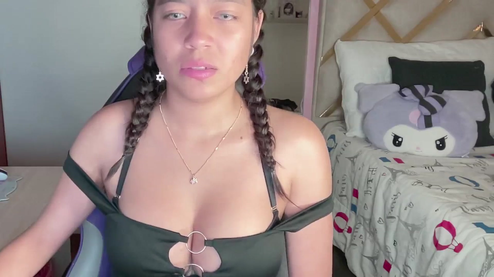 Gallery image thumbnail from Oxxme_'s myfreecams stream on, 03/17/2024, 05:39 image 4 of 20