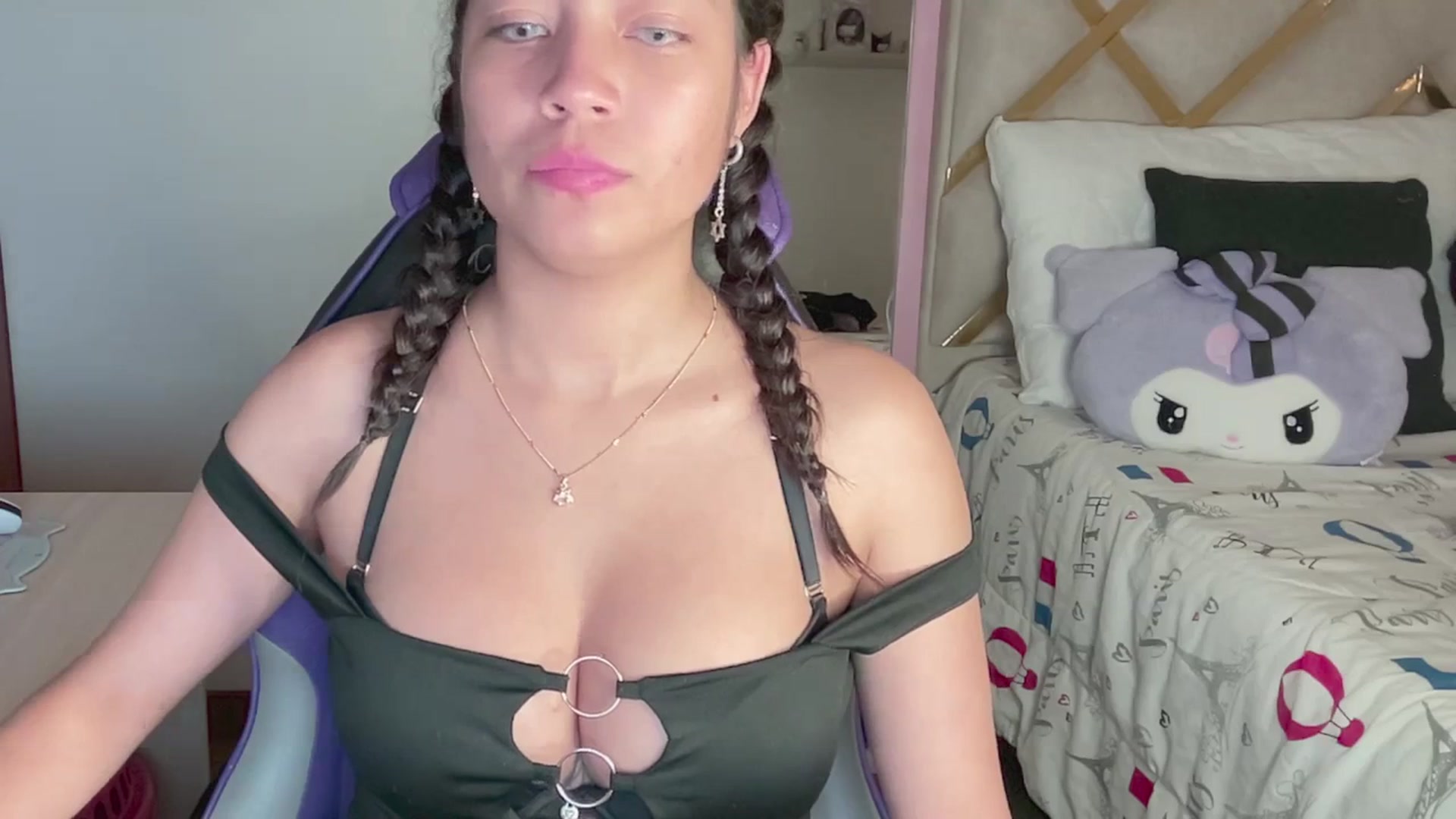 Gallery image thumbnail from Oxxme_'s myfreecams stream on, 03/17/2024, 05:39 image 14 of 20