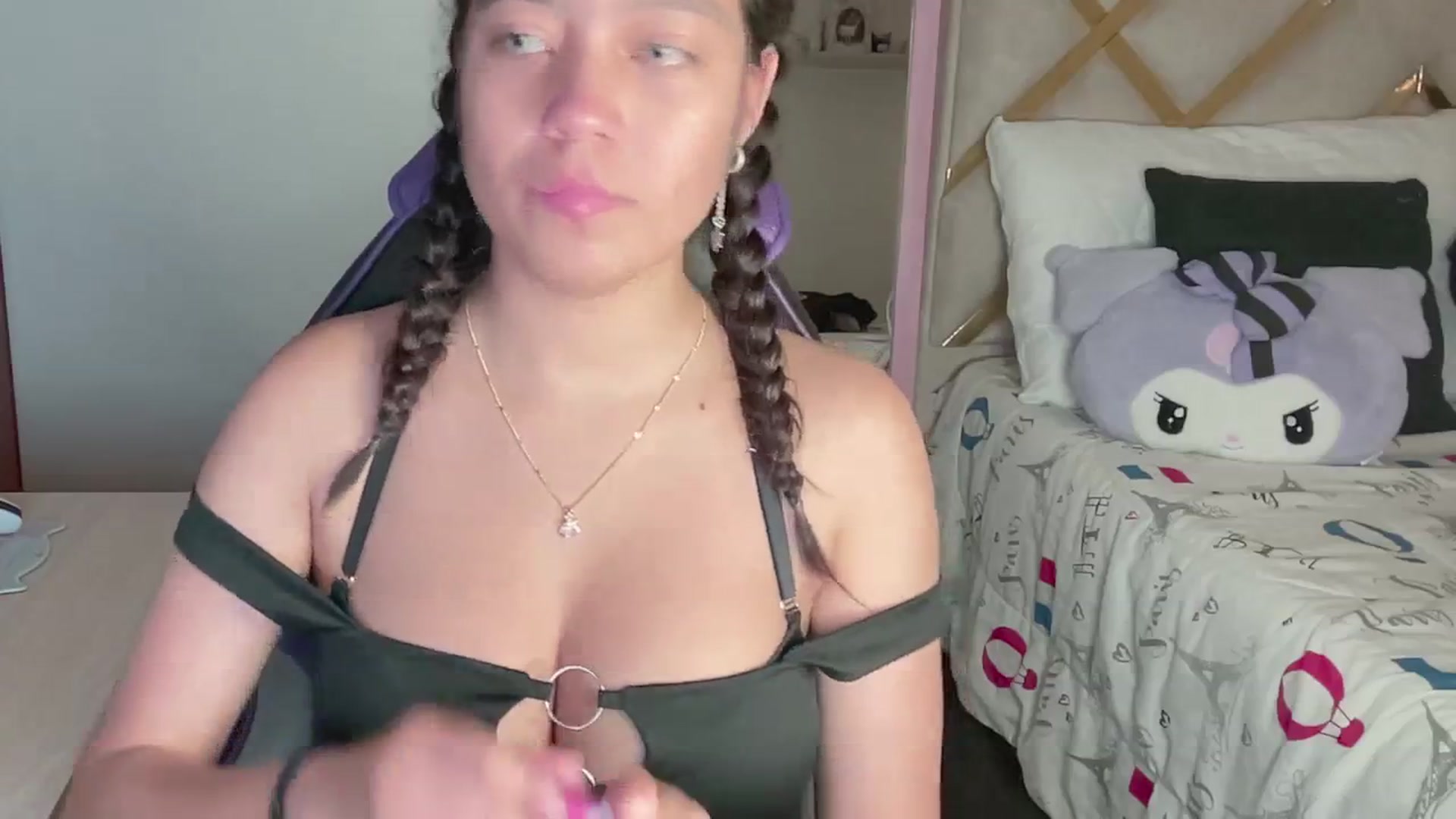 Gallery image thumbnail from Oxxme_'s myfreecams stream on, 03/17/2024, 05:39 image 2 of 20