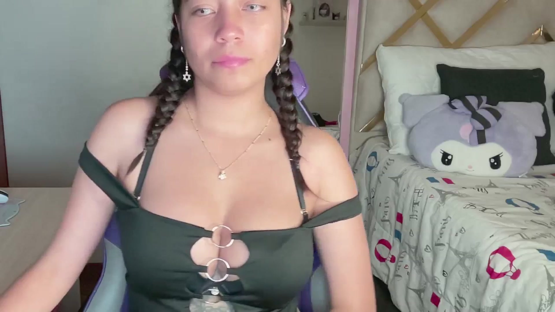 Gallery image thumbnail from Oxxme_'s myfreecams stream on, 03/17/2024, 06:21 image 9 of 20