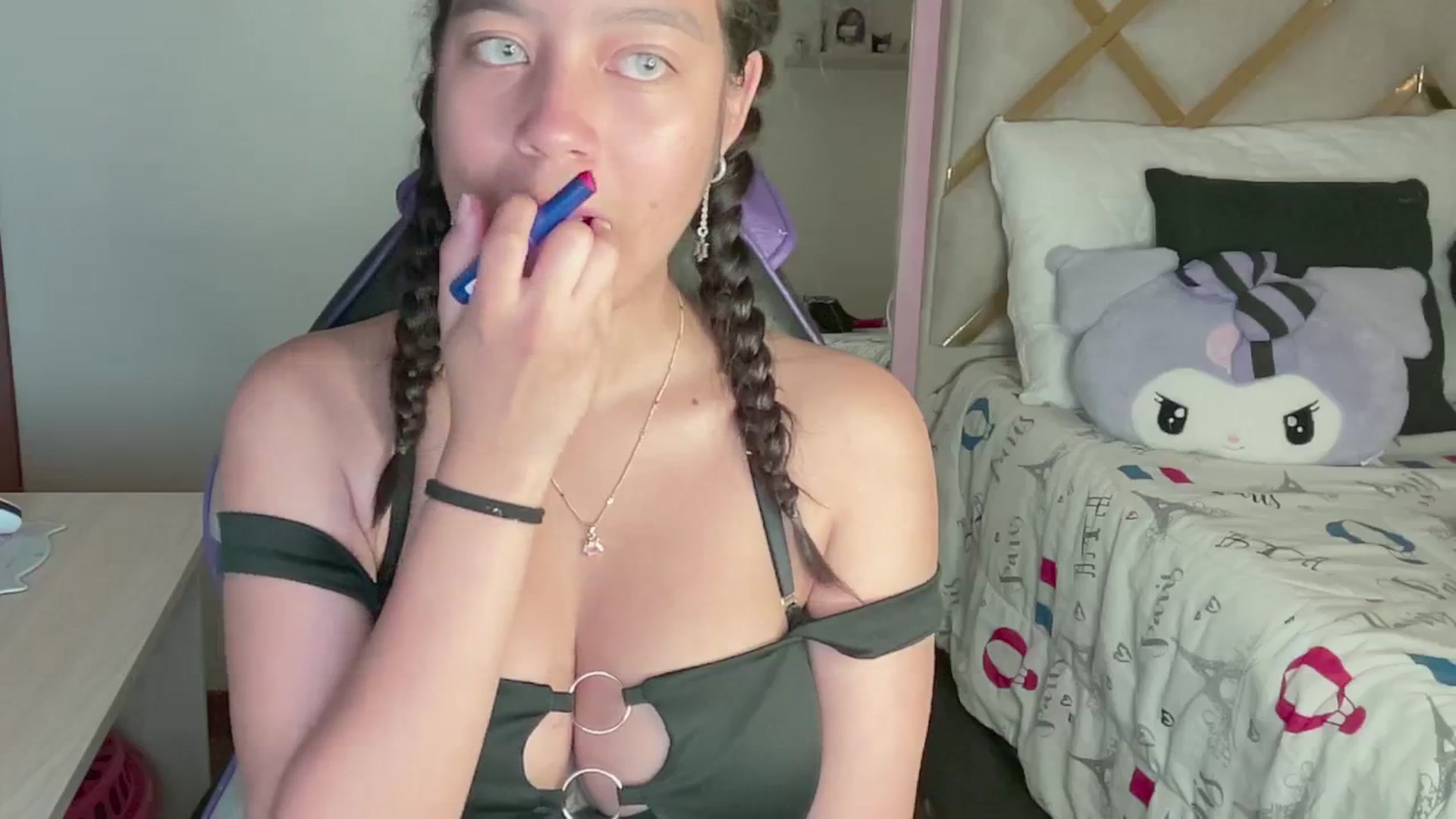Gallery image thumbnail from Oxxme_'s myfreecams stream on, 03/17/2024, 07:02 image 3 of 20