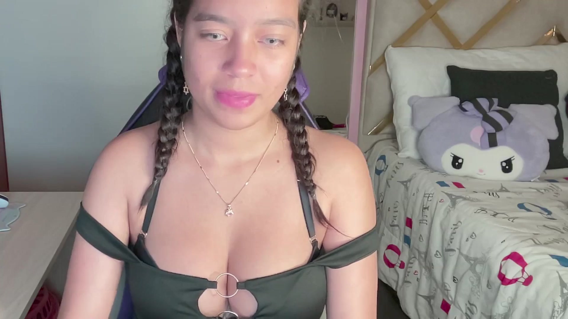 Gallery image thumbnail from Oxxme_'s myfreecams stream on, 03/17/2024, 07:02 image 9 of 20