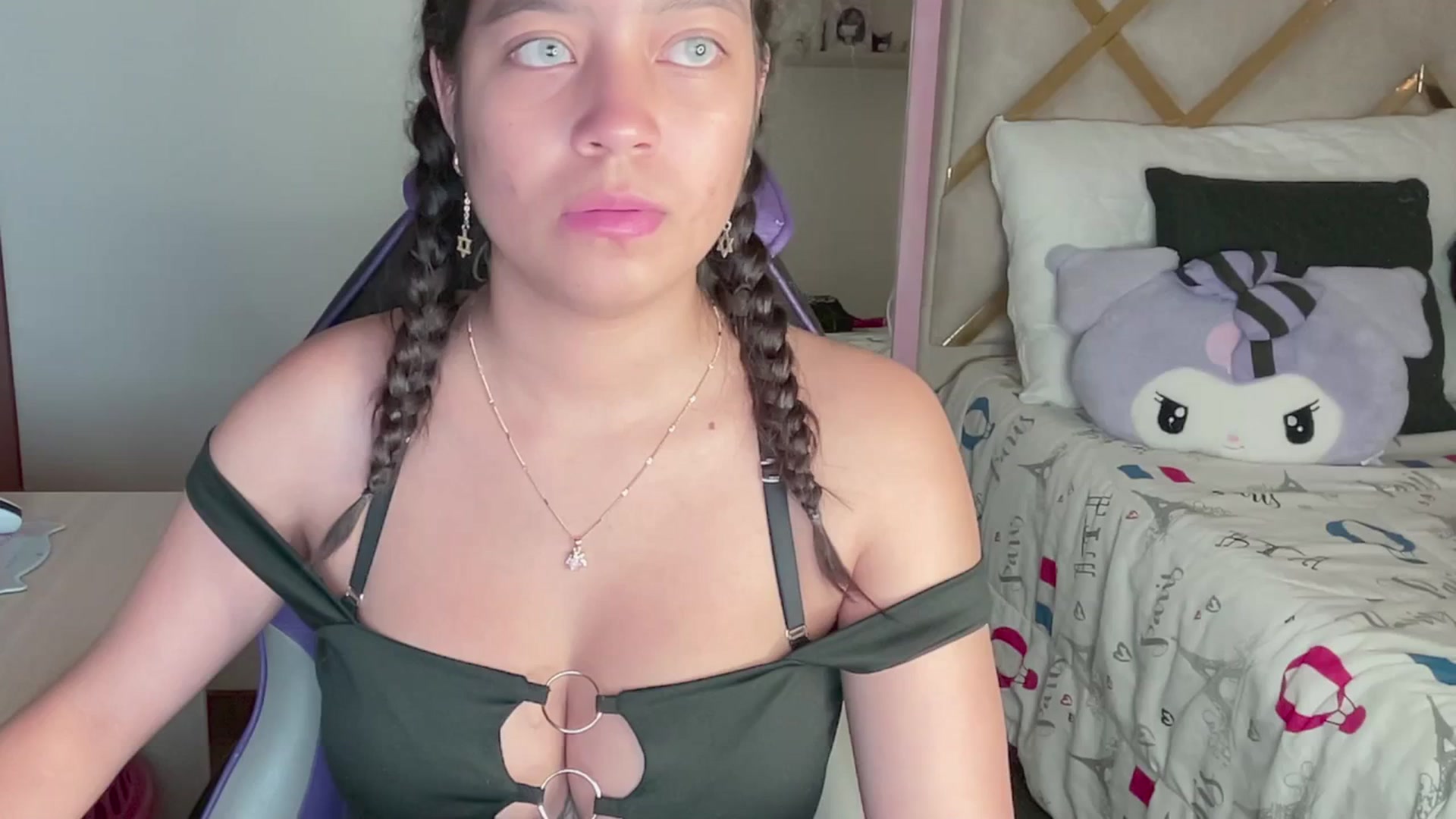 Gallery image thumbnail from Oxxme_'s myfreecams stream on, 03/17/2024, 07:02 image 17 of 20