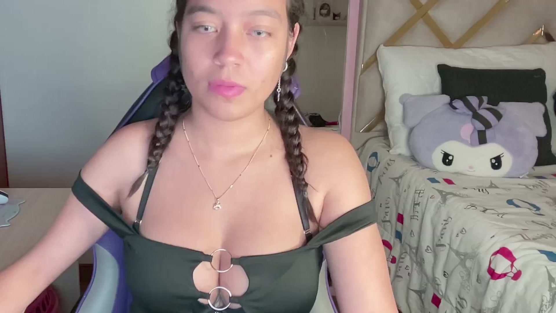 Gallery image thumbnail from Oxxme_'s myfreecams stream on, 03/17/2024, 07:02 image 6 of 20