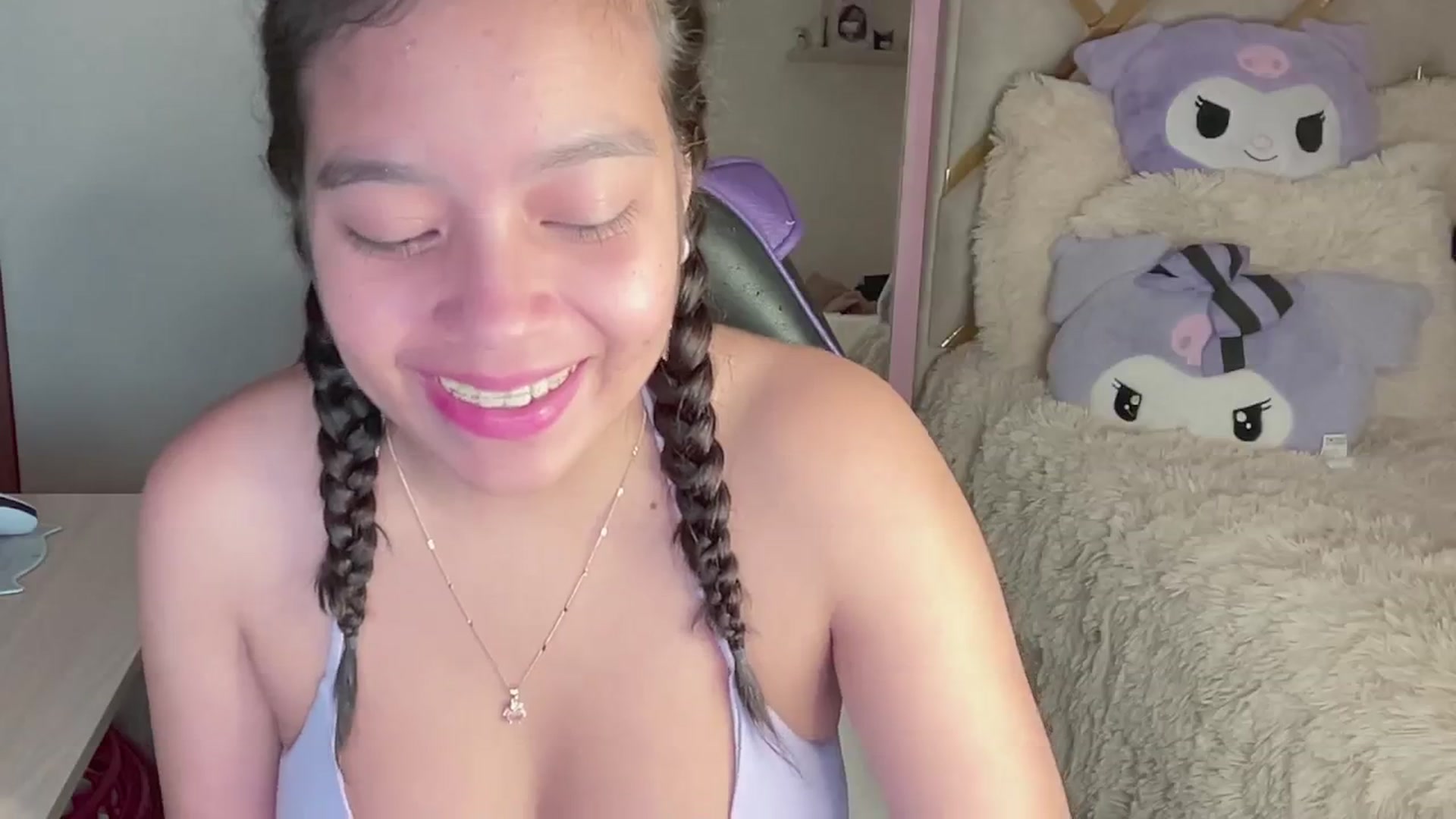Gallery image thumbnail from Oxxme_'s myfreecams stream on, 03/19/2024, 03:03 image 12 of 20