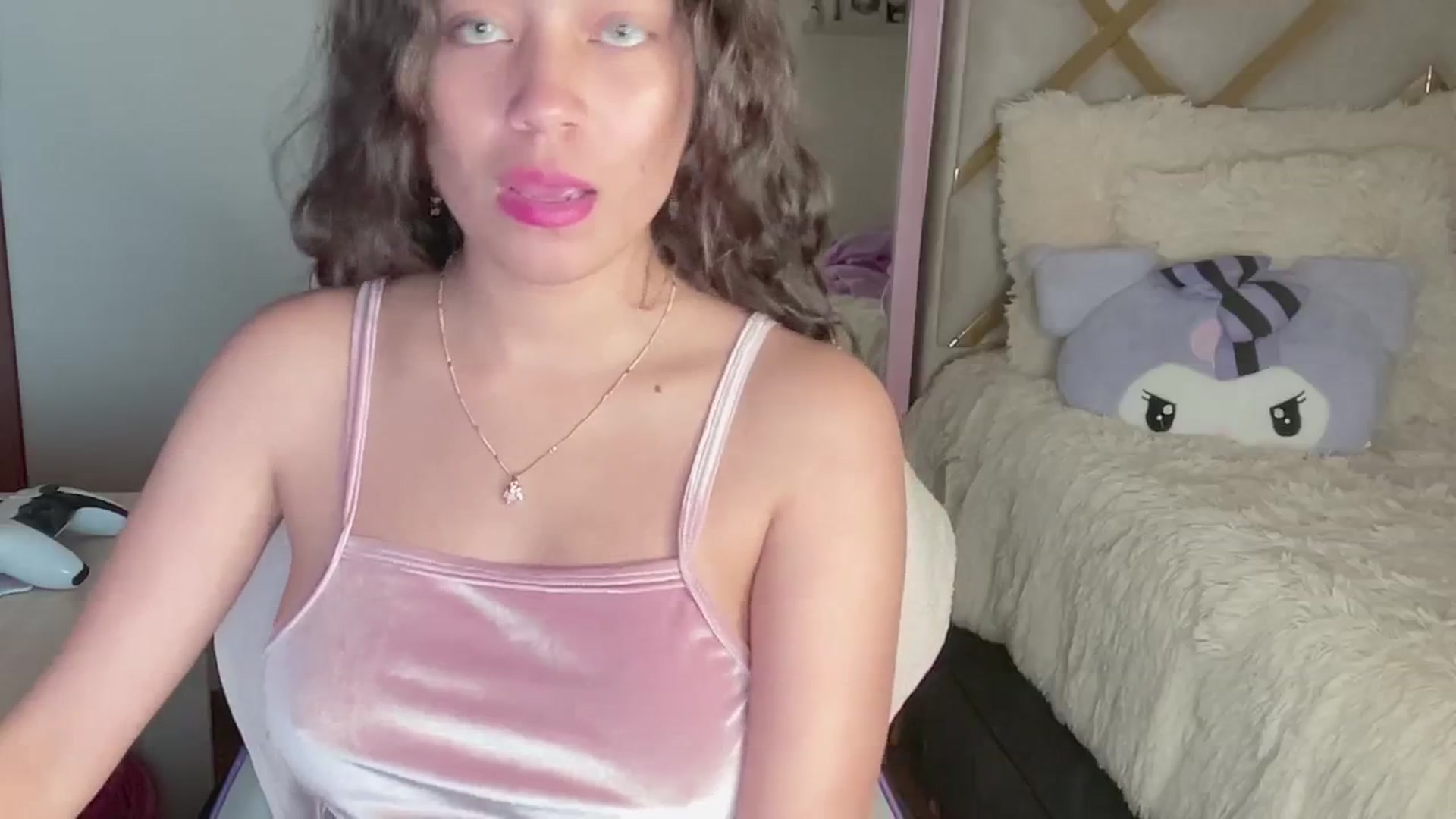 Gallery image thumbnail from Oxxme_'s myfreecams stream on, 03/22/2024, 03:03 image 6 of 20