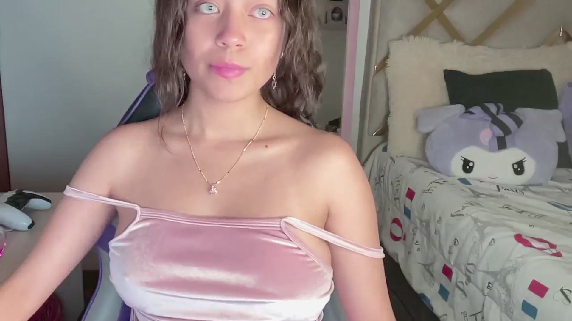 Gallery image thumbnail from Oxxme_'s myfreecams stream on, 03/22/2024, 07:04 image 2 of 20