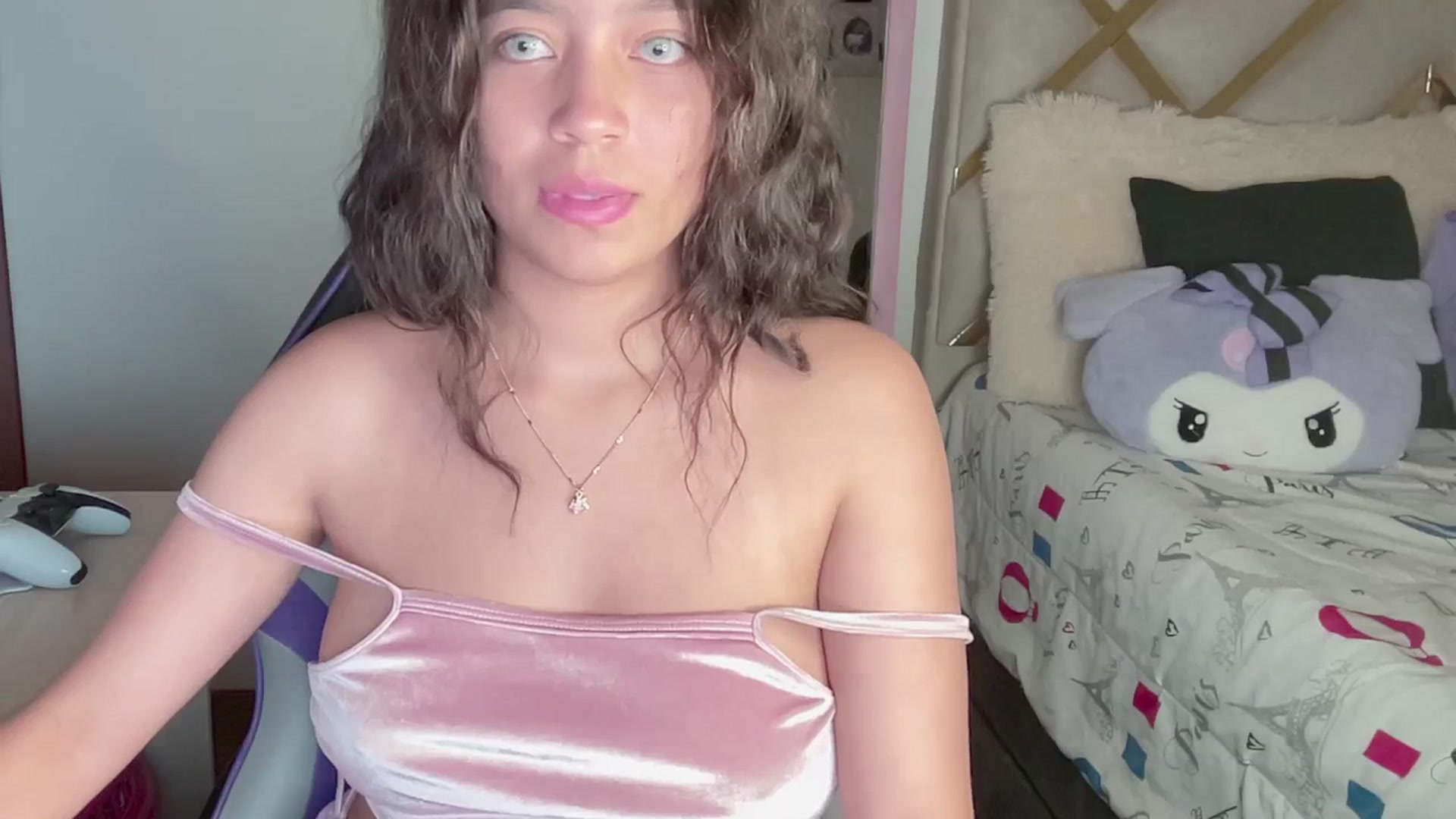 Gallery image thumbnail from Oxxme_'s myfreecams stream on, 03/22/2024, 07:04 image 8 of 20