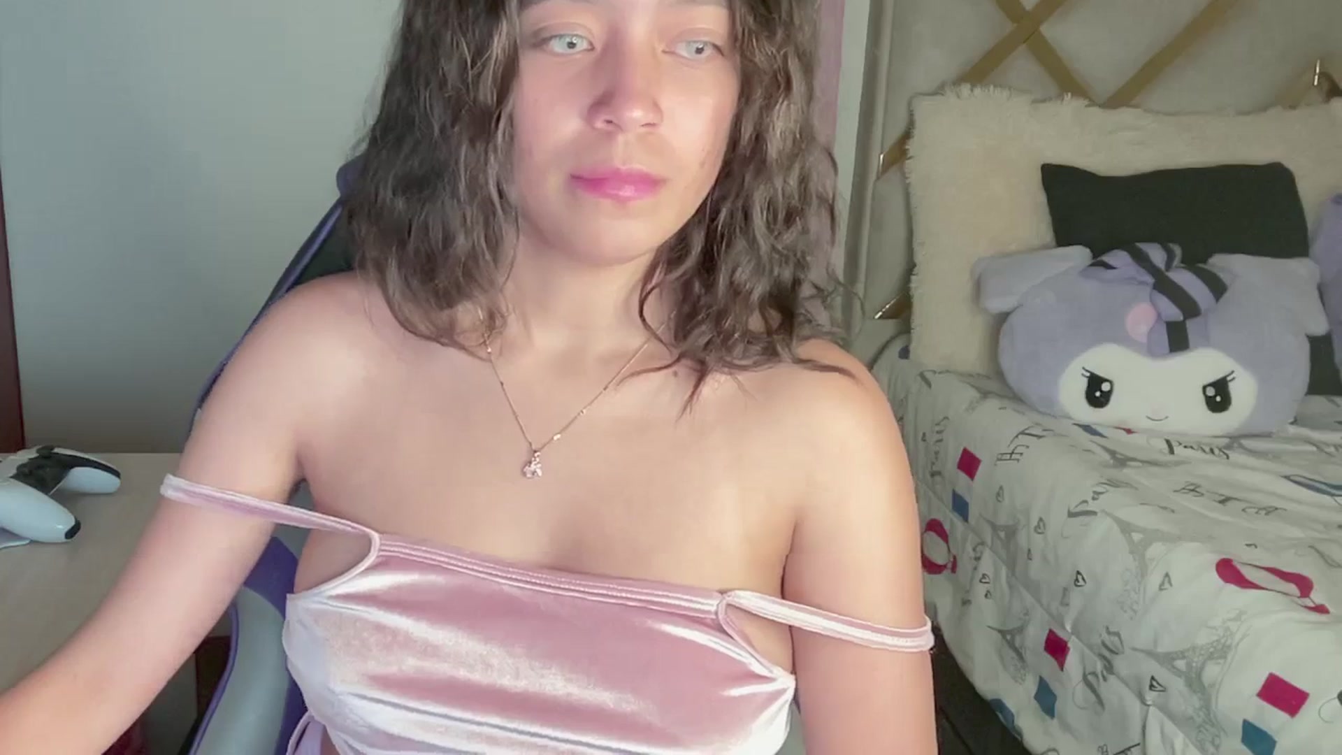 Gallery image thumbnail from Oxxme_'s myfreecams stream on, 03/22/2024, 07:04 image 10 of 20