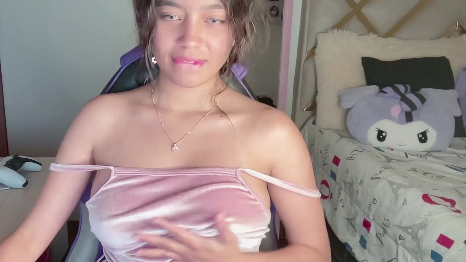 Gallery image thumbnail from Oxxme_'s myfreecams stream on, 03/22/2024, 07:04 image 11 of 20