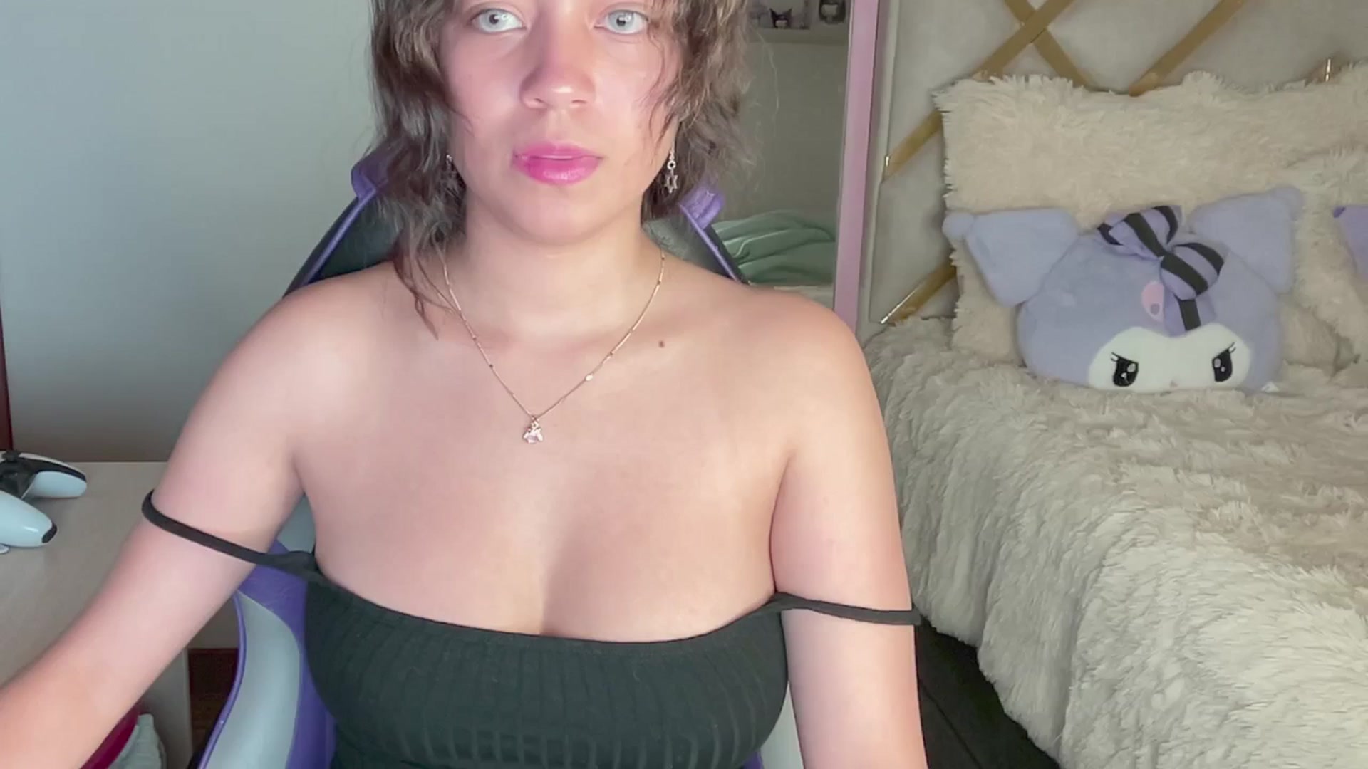 Gallery image thumbnail from Oxxme_'s myfreecams stream on, 03/26/2024, 01:34 image 3 of 20