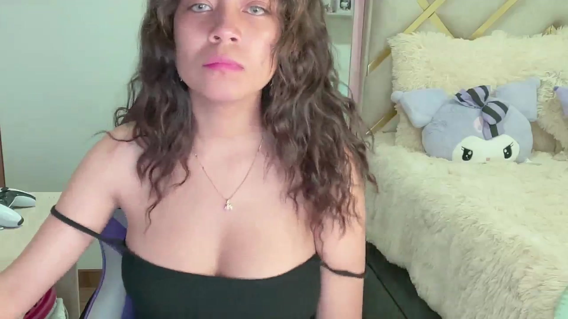 Gallery image thumbnail from Oxxme_'s myfreecams stream on, 03/26/2024, 02:58 image 6 of 20