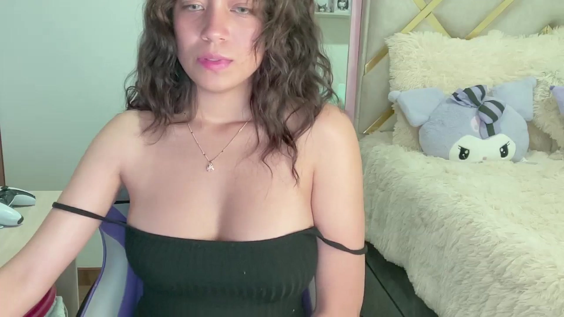 Gallery image thumbnail from Oxxme_'s myfreecams stream on, 03/26/2024, 03:24 image 9 of 20