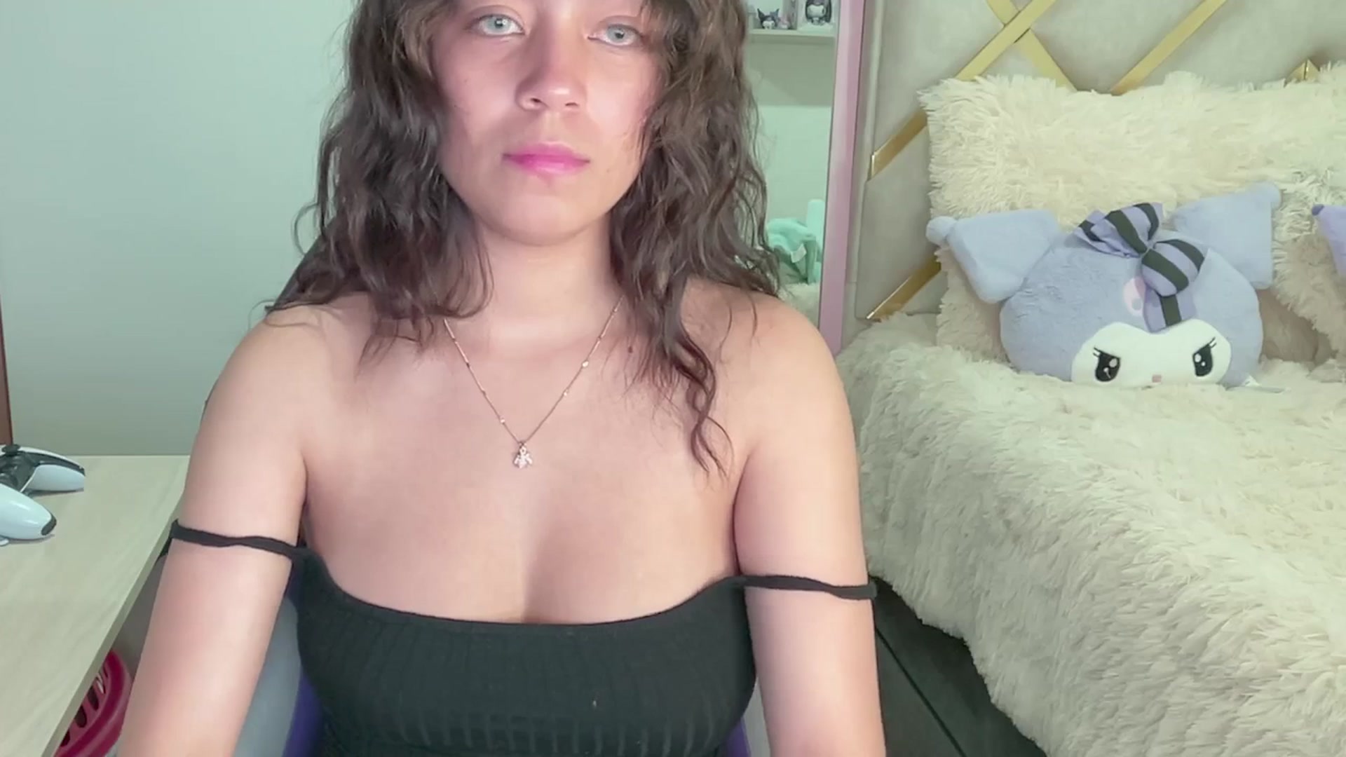 Gallery image thumbnail from Oxxme_'s myfreecams stream on, 03/26/2024, 03:24 image 2 of 20