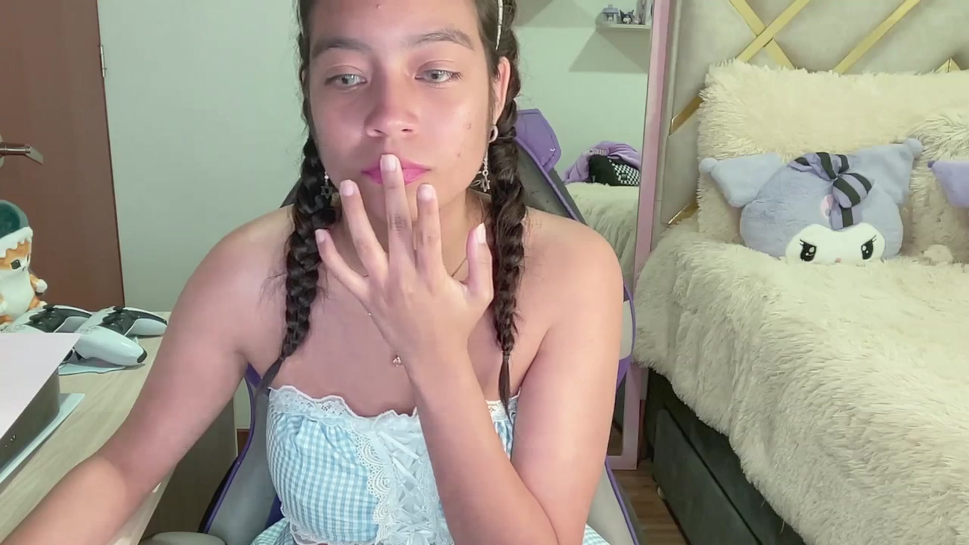 Gallery image thumbnail from Oxxme_'s myfreecams stream on, 04/02/2024, 06:51 image 16 of 20
