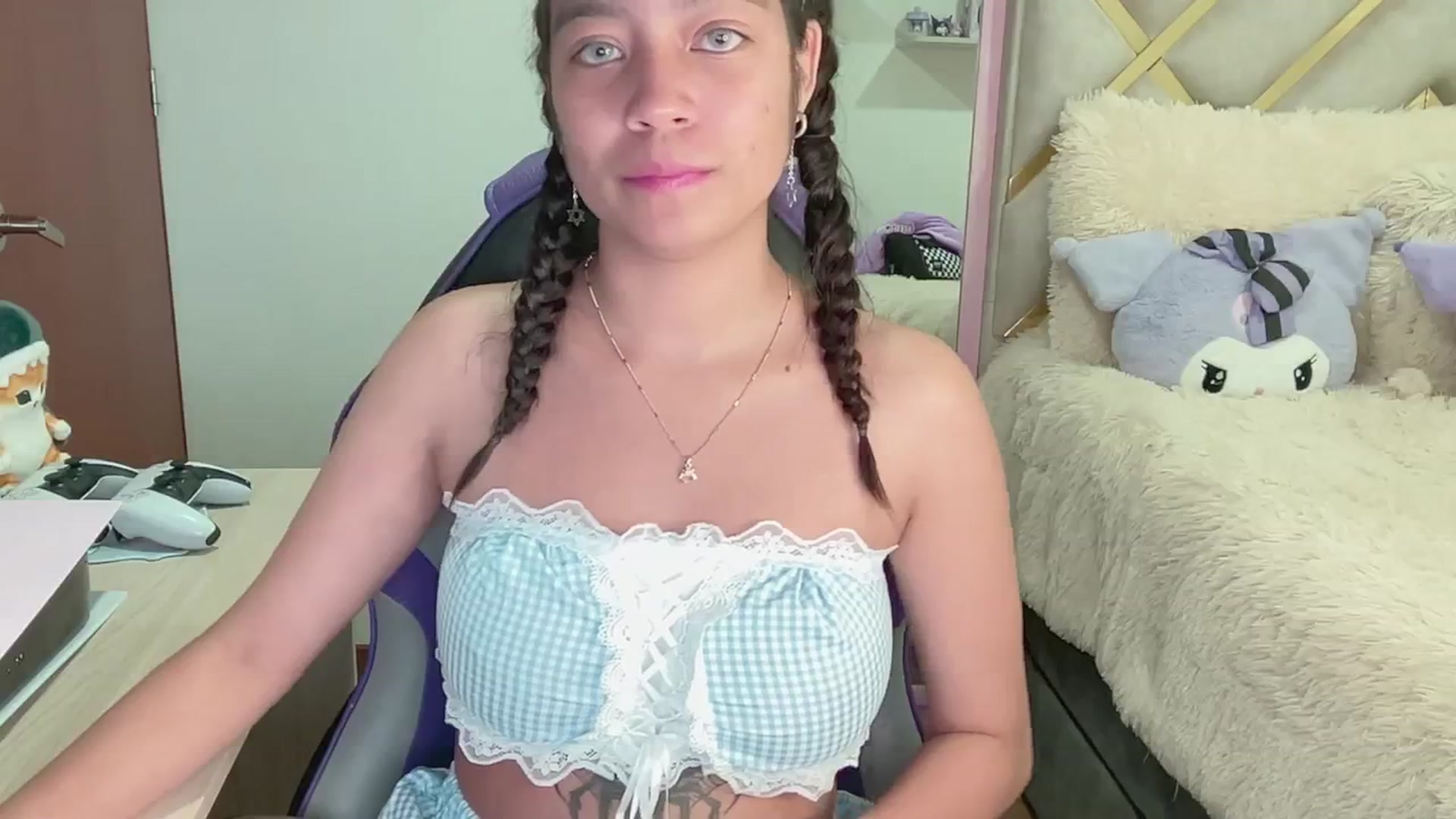 Gallery image thumbnail from Oxxme_'s myfreecams stream on, 04/02/2024, 06:51 image 14 of 20