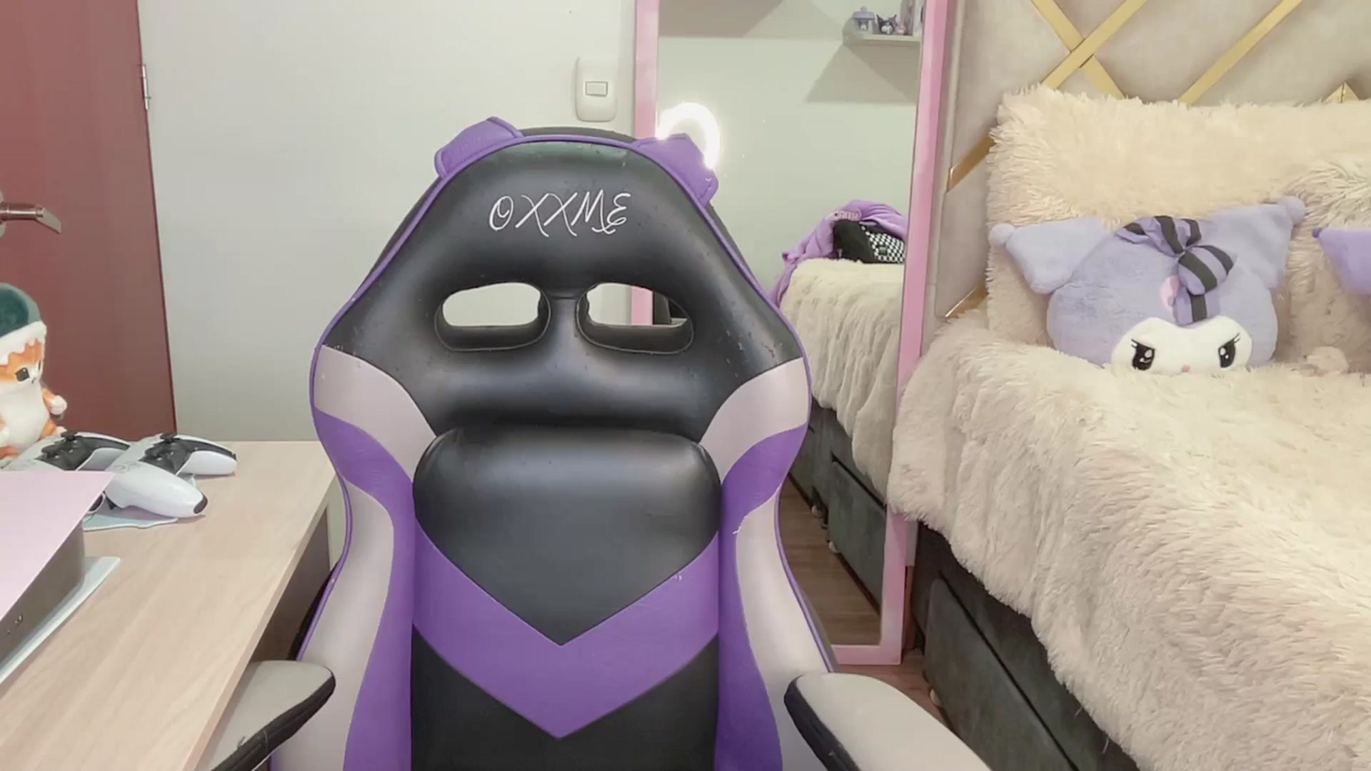 Gallery image thumbnail from Oxxme_'s myfreecams stream on, 04/02/2024, 06:51 image 10 of 20