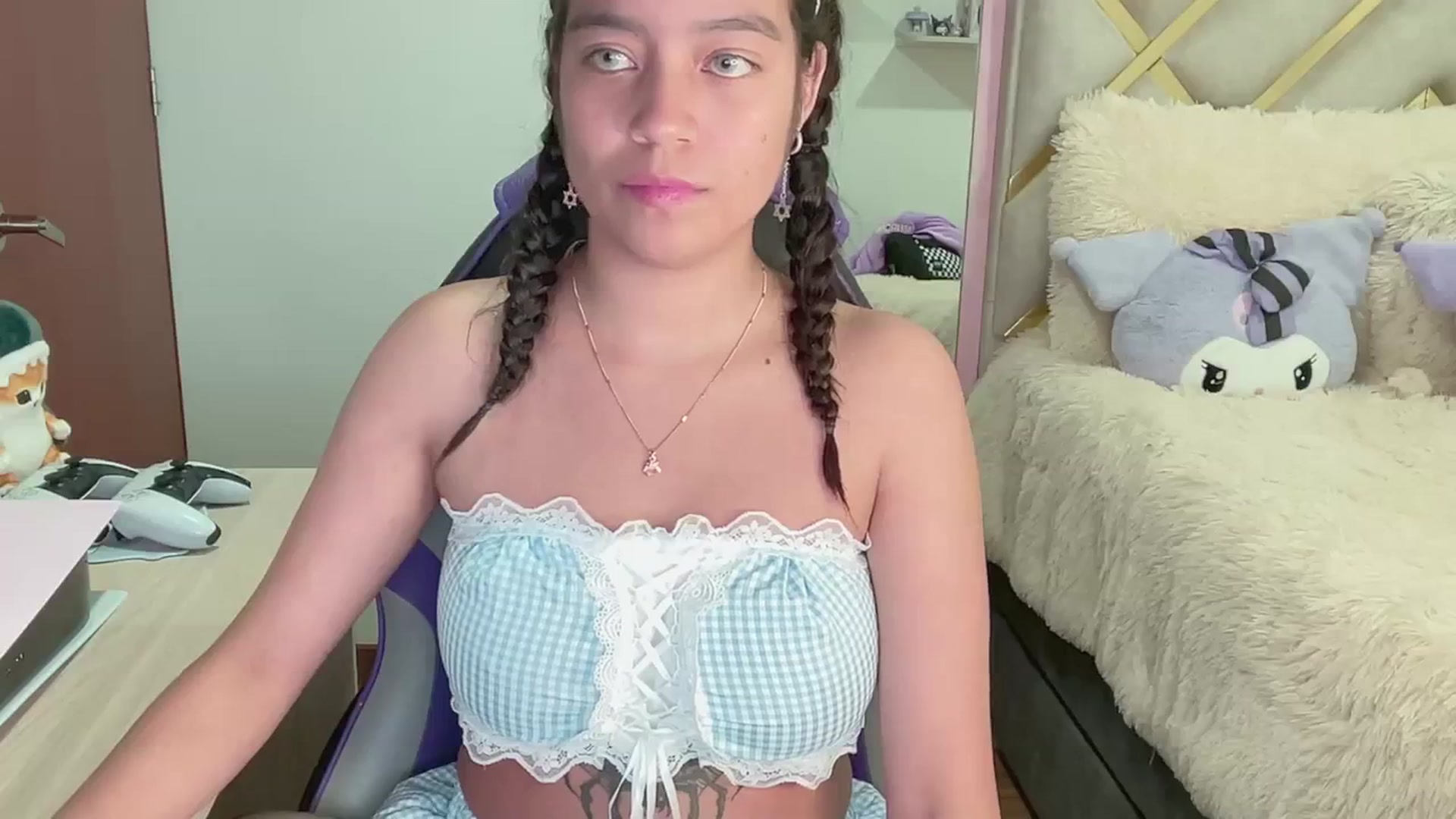 Gallery image thumbnail from Oxxme_'s myfreecams stream on, 04/02/2024, 07:09 image 2 of 20