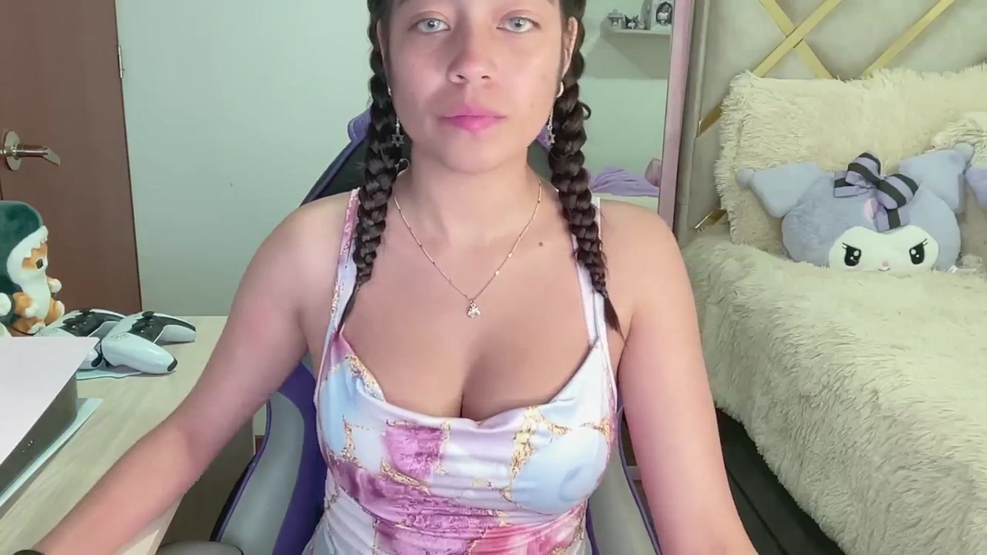 Gallery image thumbnail from Oxxme_'s myfreecams stream on, 04/03/2024, 02:27 image 15 of 20