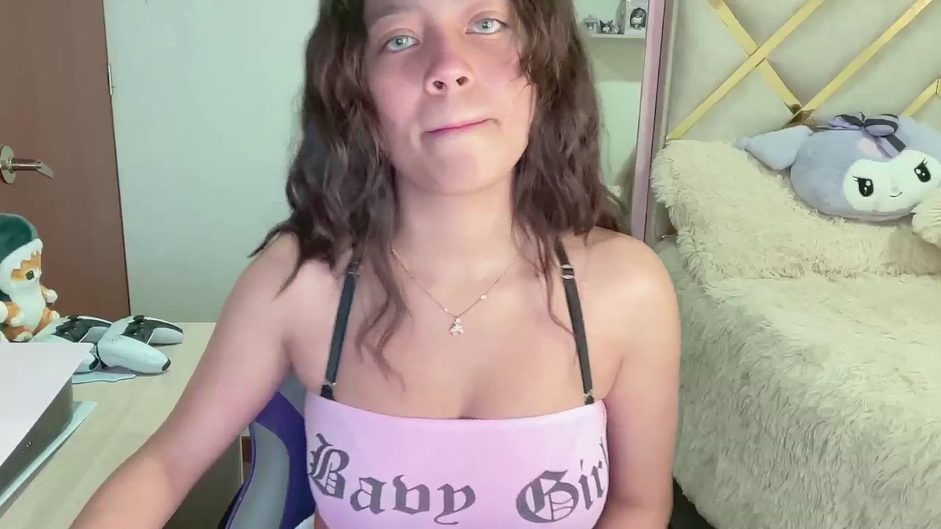 Gallery image thumbnail from Oxxme_'s myfreecams stream on, 04/05/2024, 02:17 image 12 of 20