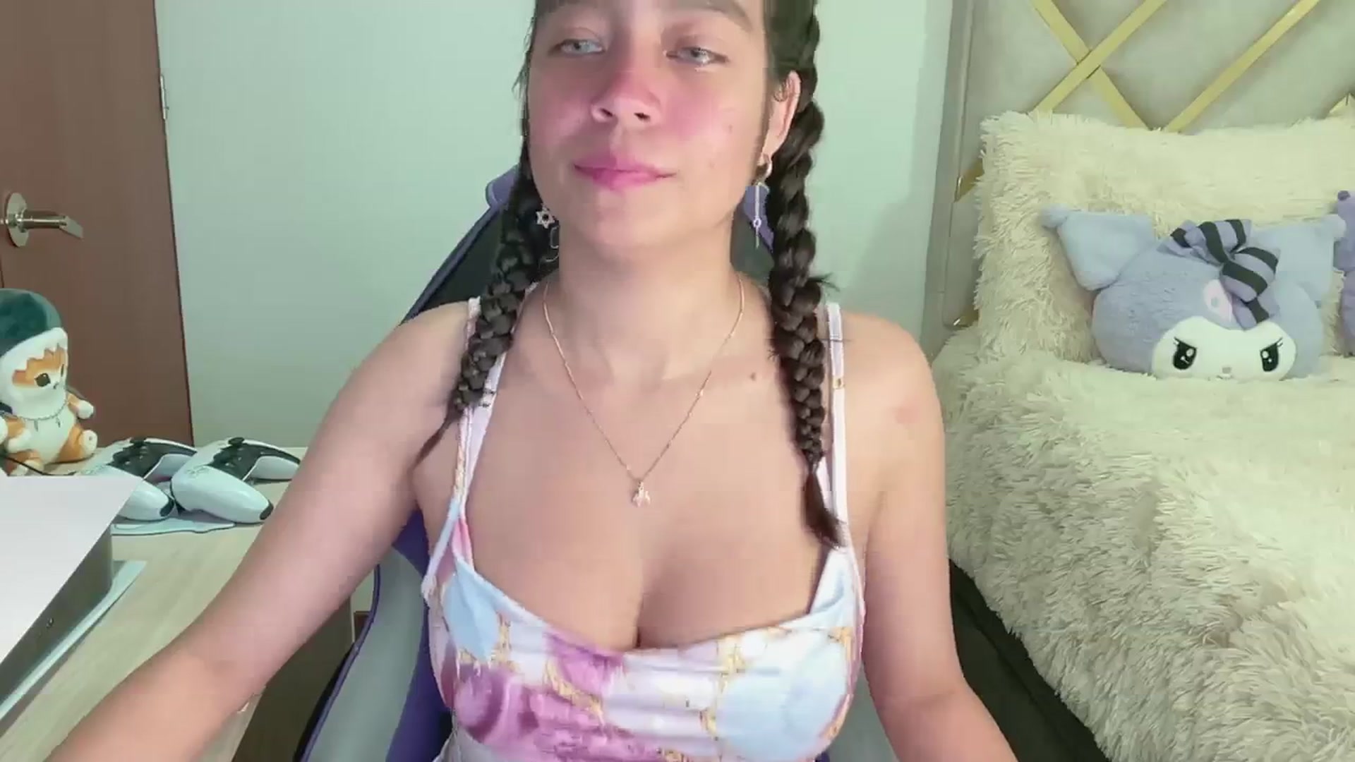 Gallery image thumbnail from Oxxme_'s myfreecams stream on, 04/15/2024, 03:57 image 16 of 20