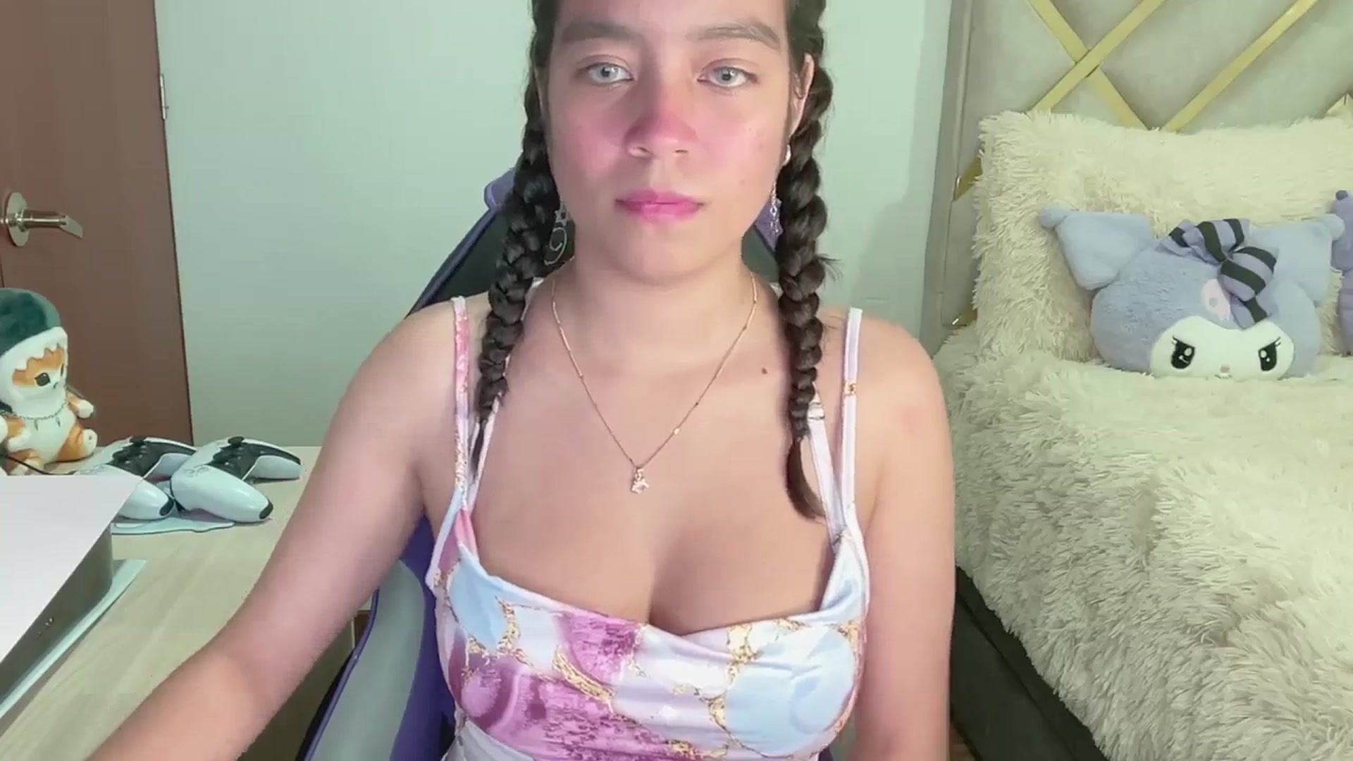 Gallery image thumbnail from Oxxme_'s myfreecams stream on, 04/15/2024, 03:57 image 18 of 20