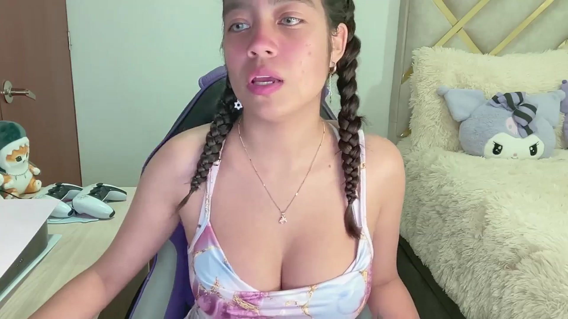 Gallery image thumbnail from Oxxme_'s myfreecams stream on, 04/15/2024, 03:57 image 8 of 20