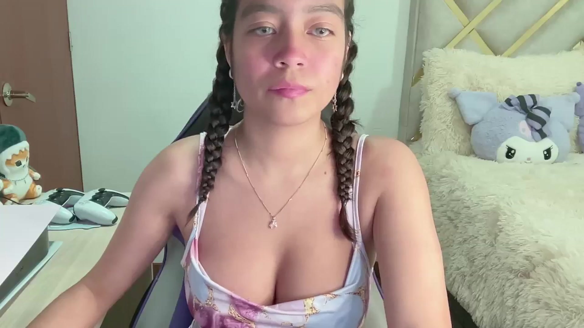 Gallery image thumbnail from Oxxme_'s myfreecams stream on, 04/15/2024, 03:57 image 15 of 20