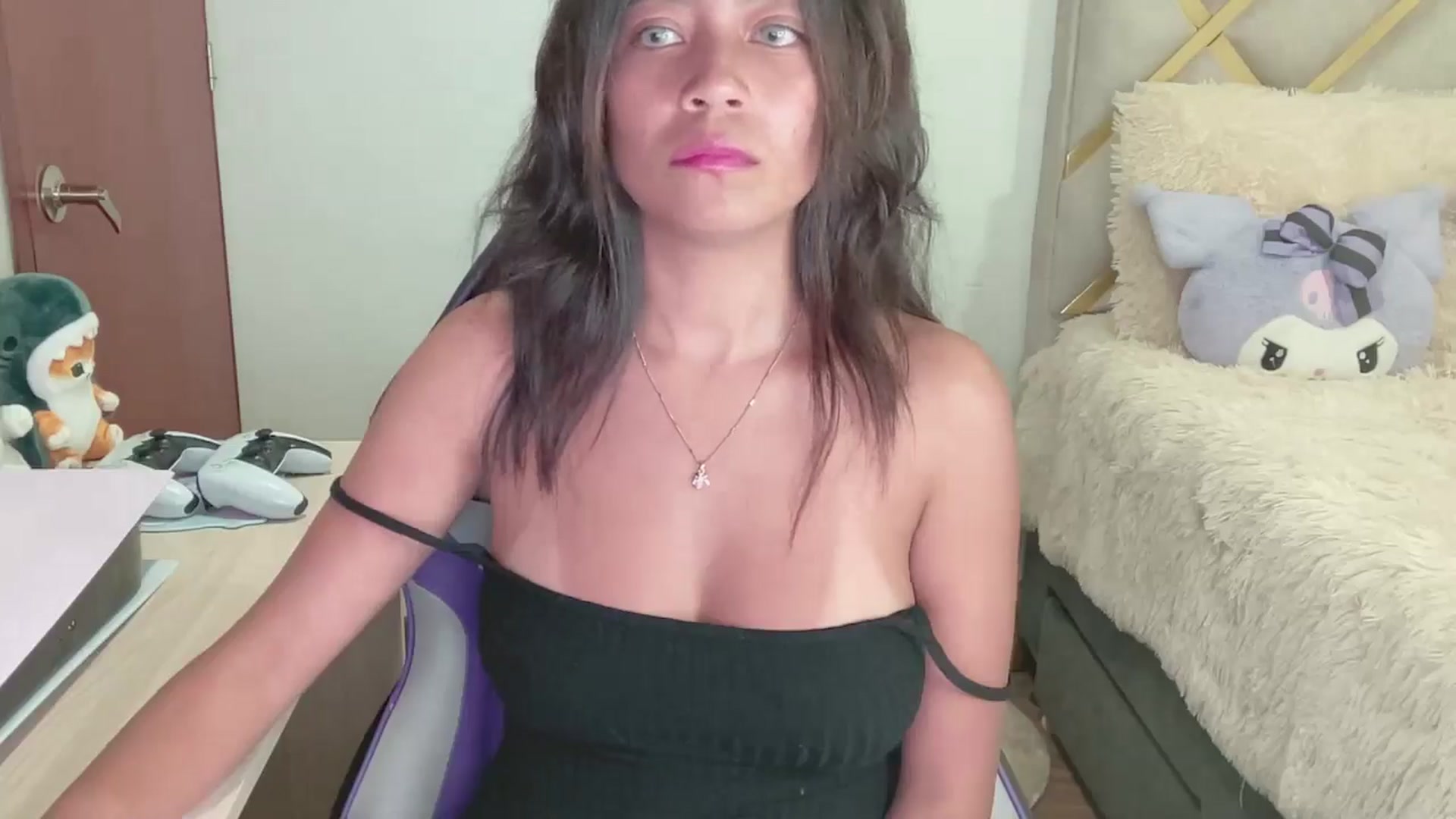 Gallery image thumbnail from Oxxme_'s myfreecams stream on, 05/10/2024, 03:17 image 6 of 20