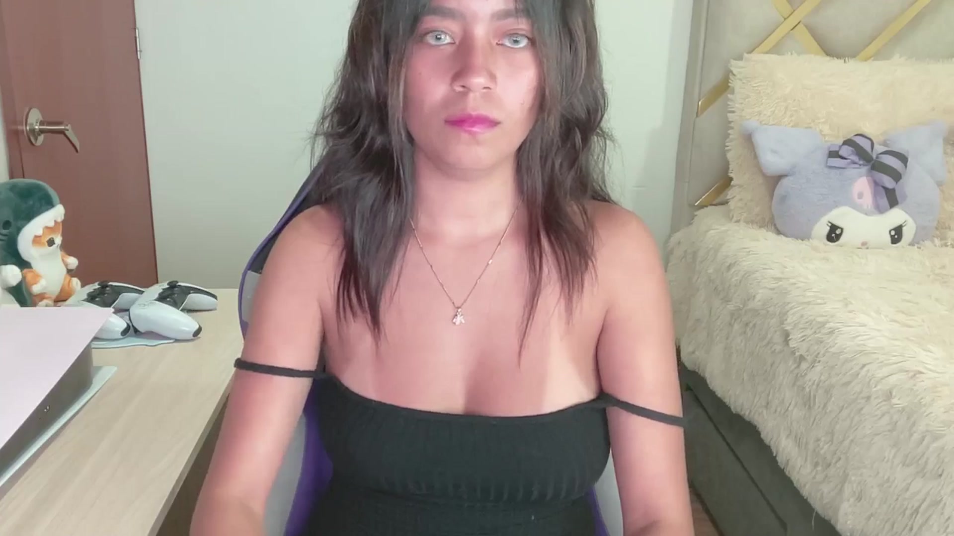 Gallery image thumbnail from Oxxme_'s myfreecams stream on, 05/10/2024, 03:17 image 5 of 20