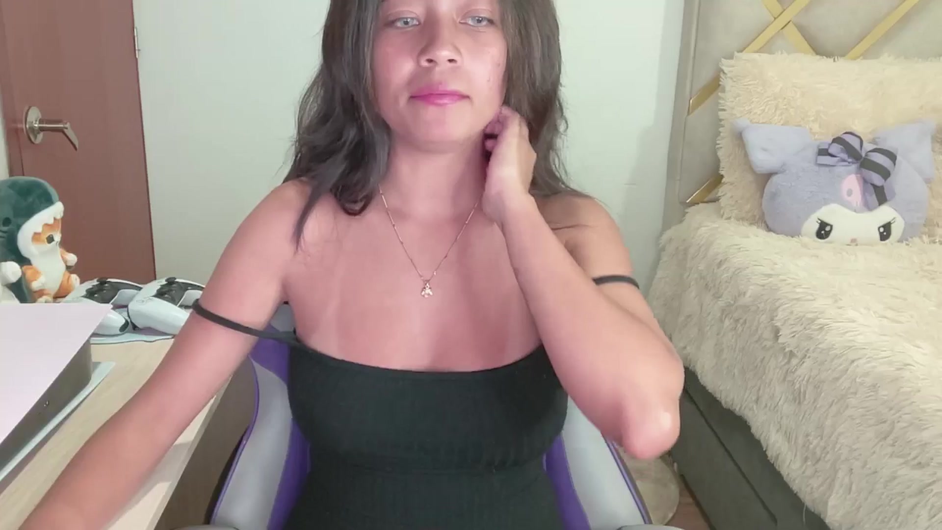 Gallery image thumbnail from Oxxme_'s myfreecams stream on, 05/10/2024, 05:03 image 11 of 20
