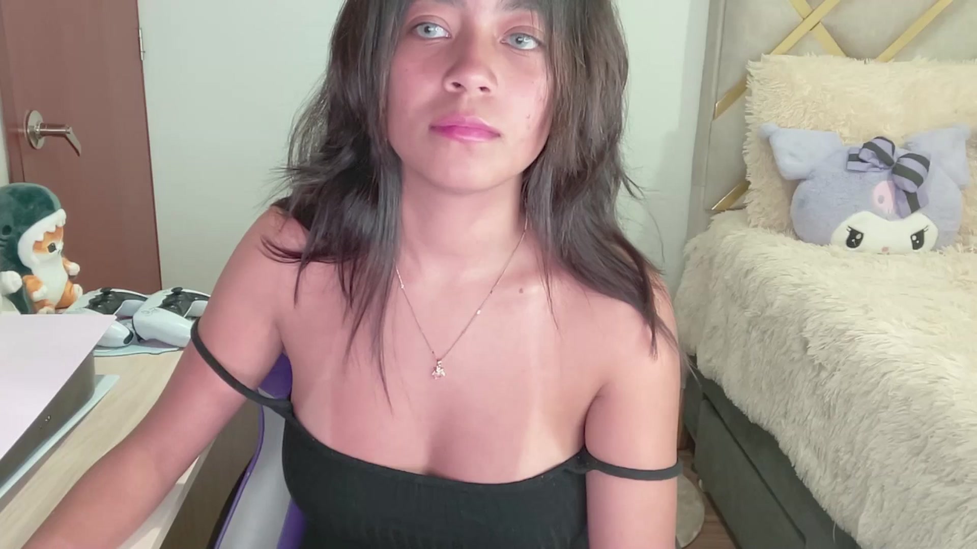 Gallery image thumbnail from Oxxme_'s myfreecams stream on, 05/10/2024, 05:03 image 16 of 20
