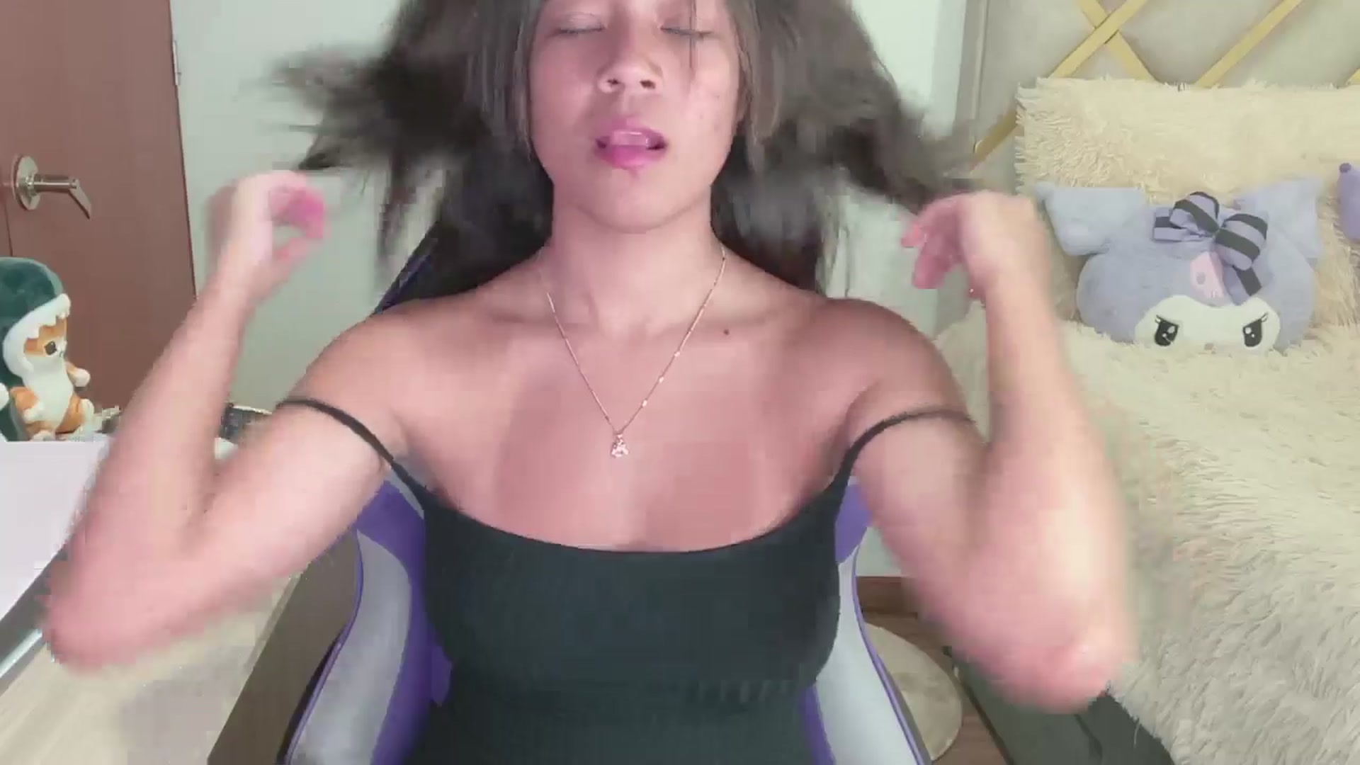 Gallery image thumbnail from Oxxme_'s myfreecams stream on, 05/10/2024, 07:02 image 18 of 20