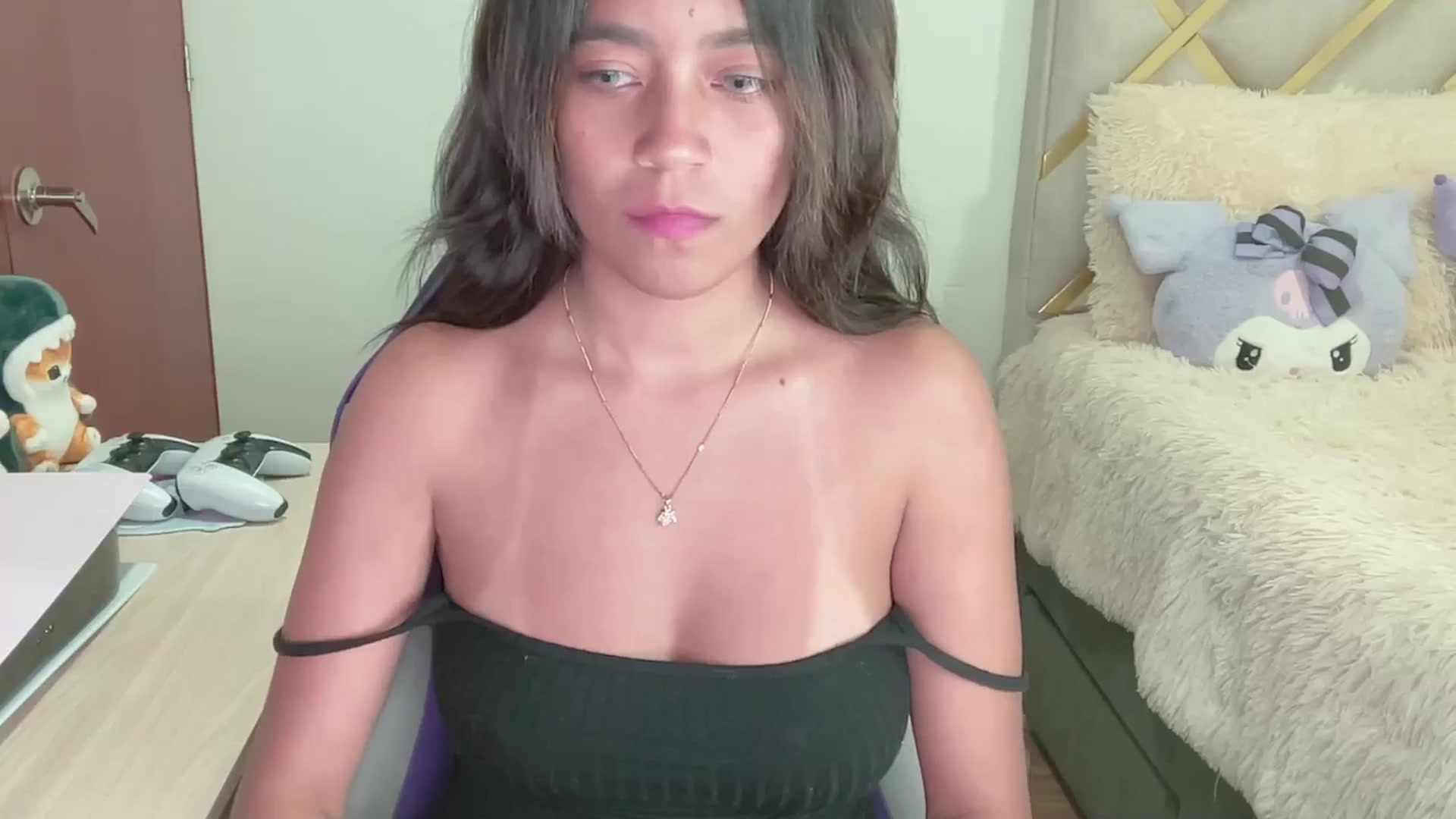 Gallery image thumbnail from Oxxme_'s myfreecams stream on, 05/10/2024, 07:02 image 12 of 20