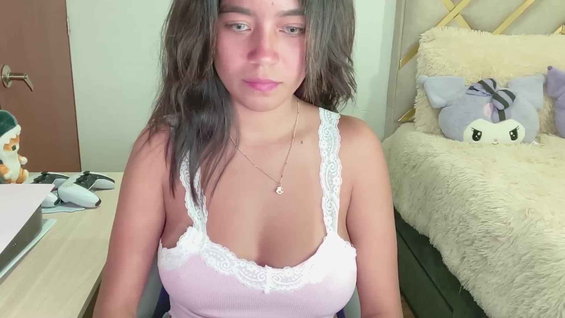 Gallery image thumbnail from Oxxme_'s myfreecams stream on, 05/15/2024, 04:14 image 5 of 20