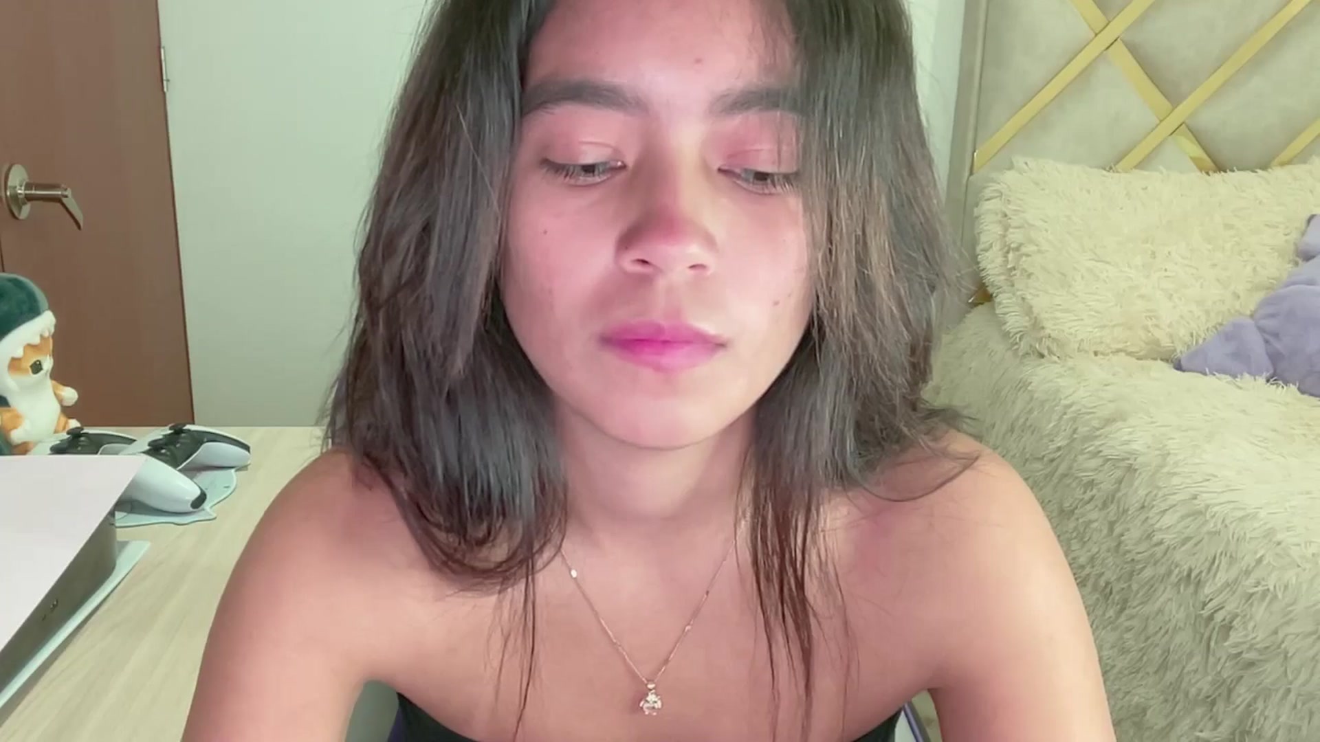 Gallery image thumbnail from Oxxme_'s myfreecams stream on, 05/23/2024, 07:02 image 20 of 20