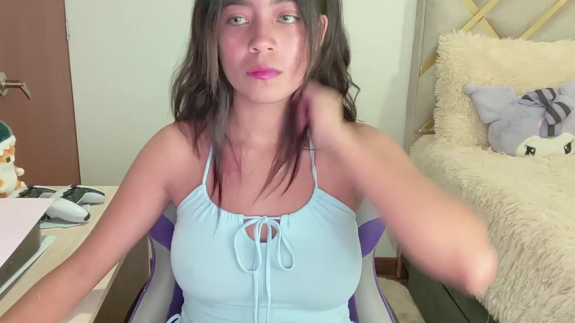 Gallery image thumbnail from Oxxme_'s myfreecams stream on, 05/27/2024, 02:29 image 3 of 20