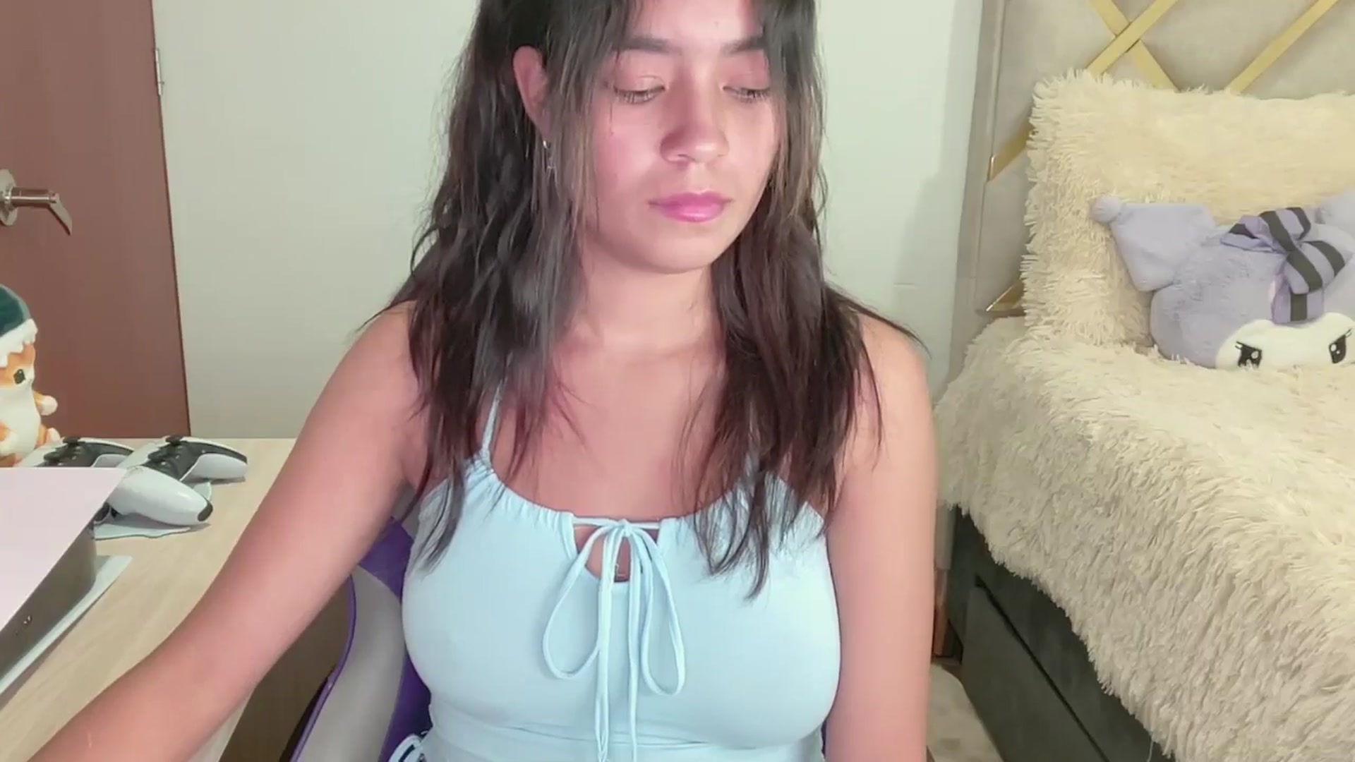 Gallery image thumbnail from Oxxme_'s myfreecams stream on, 05/27/2024, 02:29 image 10 of 20