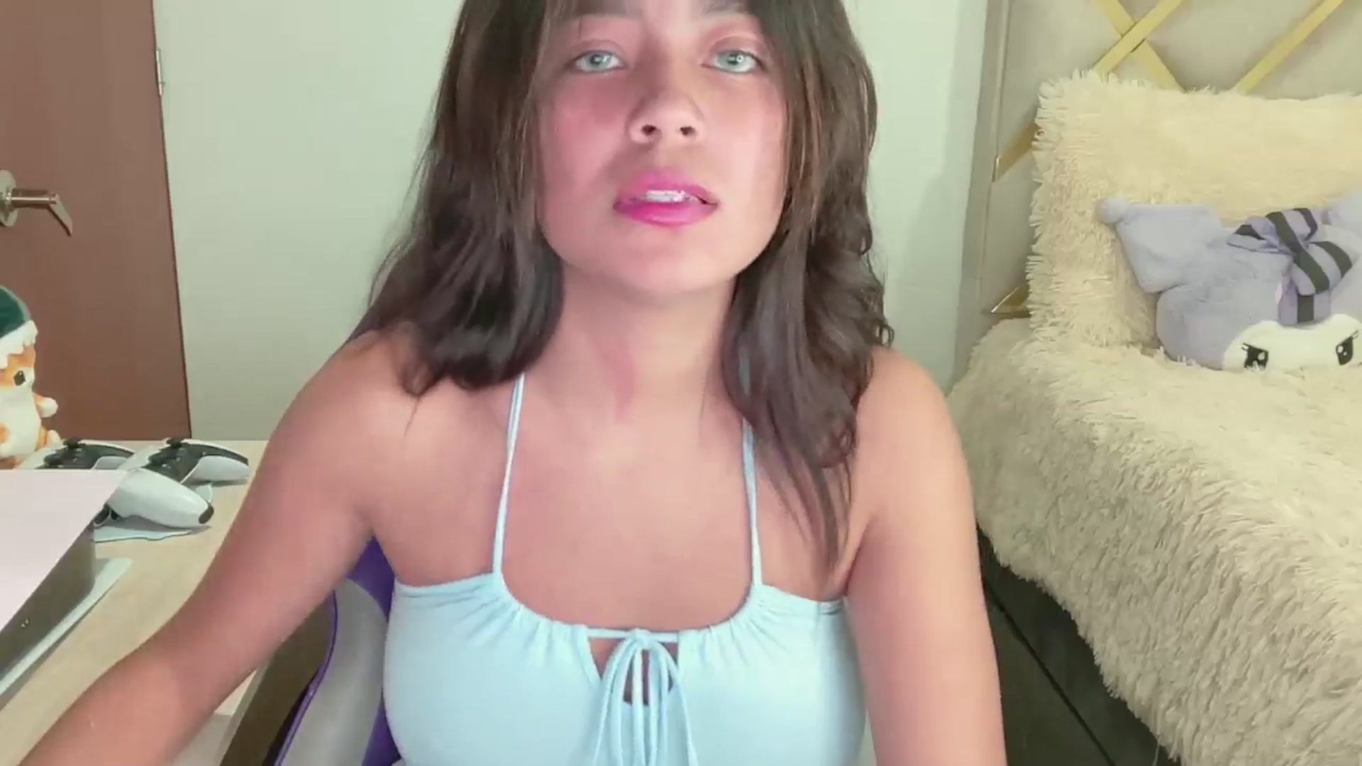Gallery image thumbnail from Oxxme_'s myfreecams stream on, 05/27/2024, 05:02 image 2 of 20