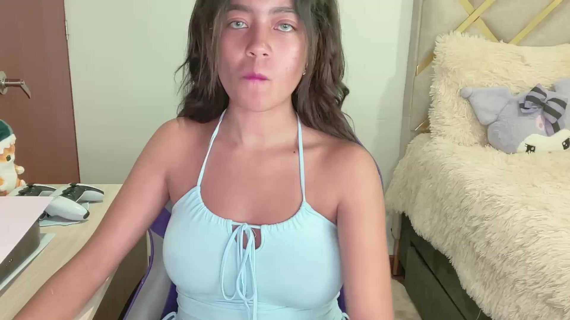 Gallery image thumbnail from Oxxme_'s myfreecams stream on, 05/27/2024, 07:03 image 1 of 20