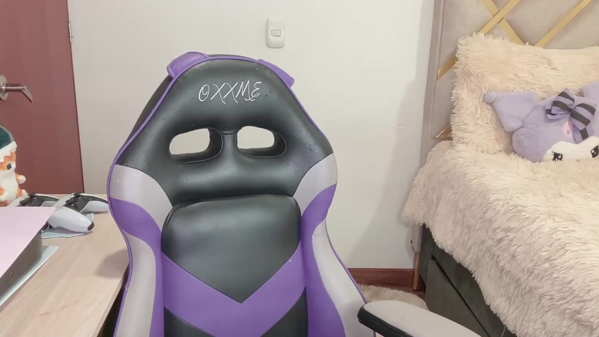 Gallery image thumbnail from Oxxme_'s myfreecams stream on, 05/27/2024, 07:03 image 2 of 20