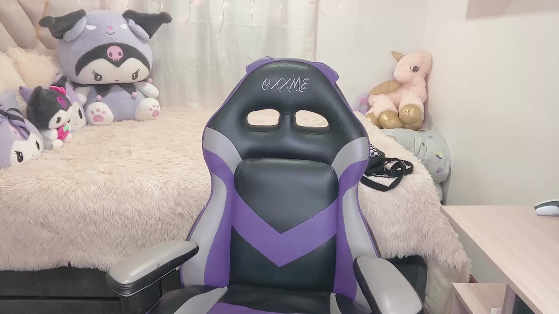 Gallery image thumbnail from Oxxme_'s myfreecams stream on, 07/31/2024, 05:02 image 9 of 20