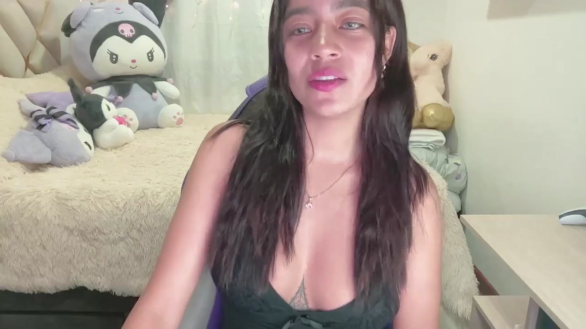 Gallery image thumbnail from Oxxme_'s myfreecams stream on, 08/01/2024, 02:48 image 14 of 20