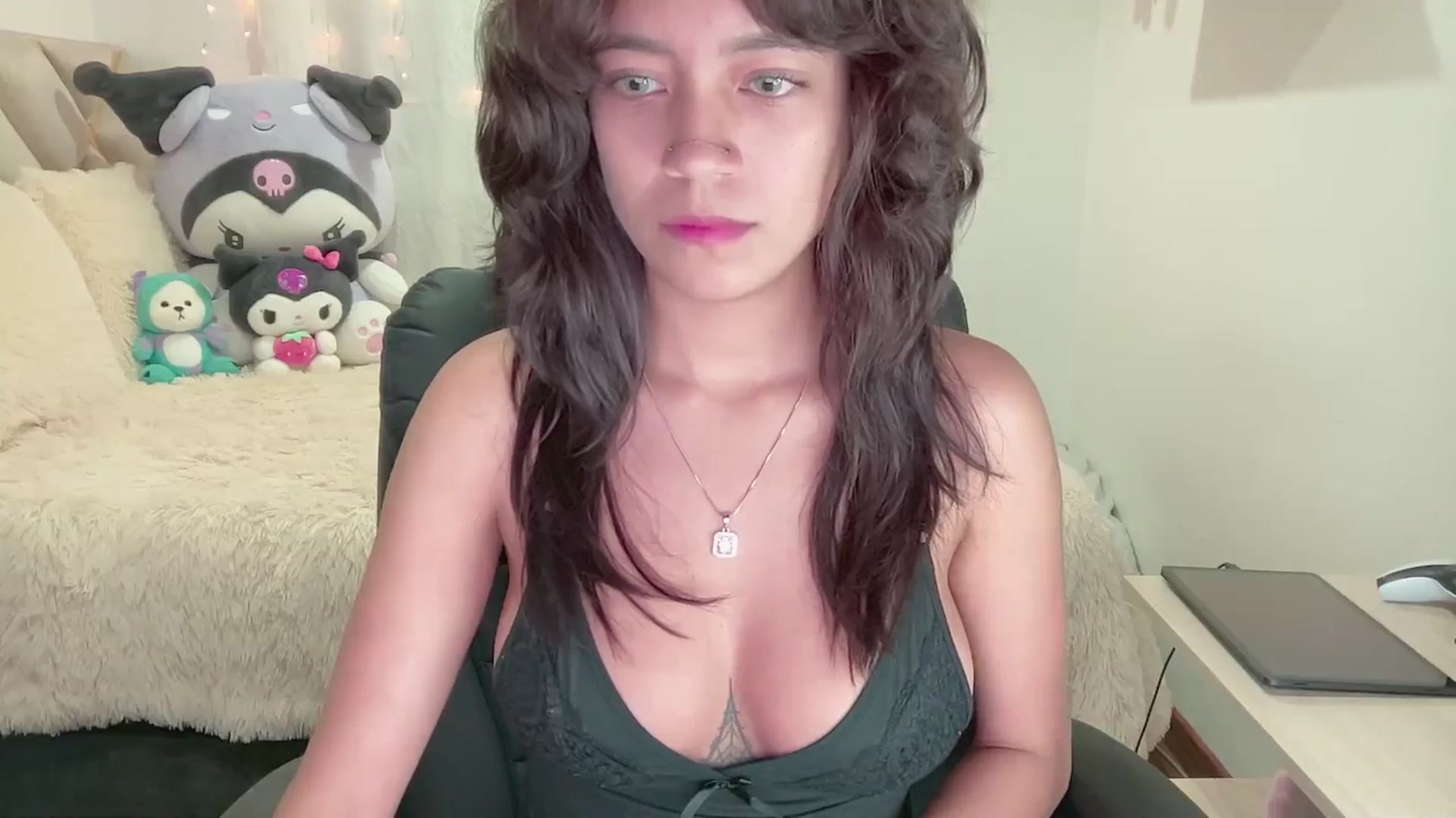 Gallery image thumbnail from Oxxme_'s myfreecams stream on, 10/17/2024, 01:02 image 18 of 20