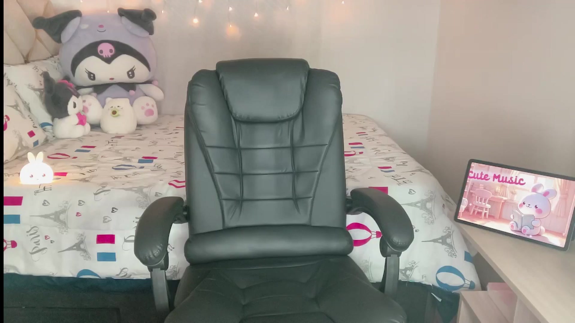 Gallery image thumbnail from Oxxme_'s myfreecams stream on, 11/12/2024, 02:17 image 9 of 20