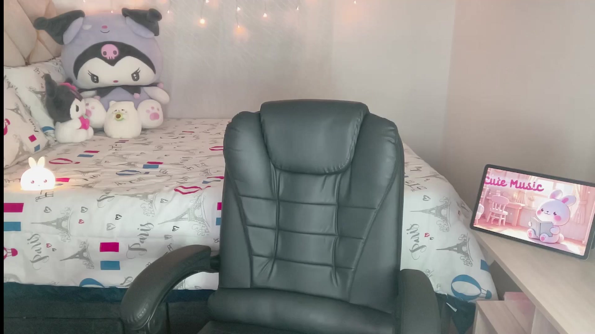 Gallery image thumbnail from Oxxme_'s myfreecams stream on, 11/12/2024, 02:17 image 17 of 20