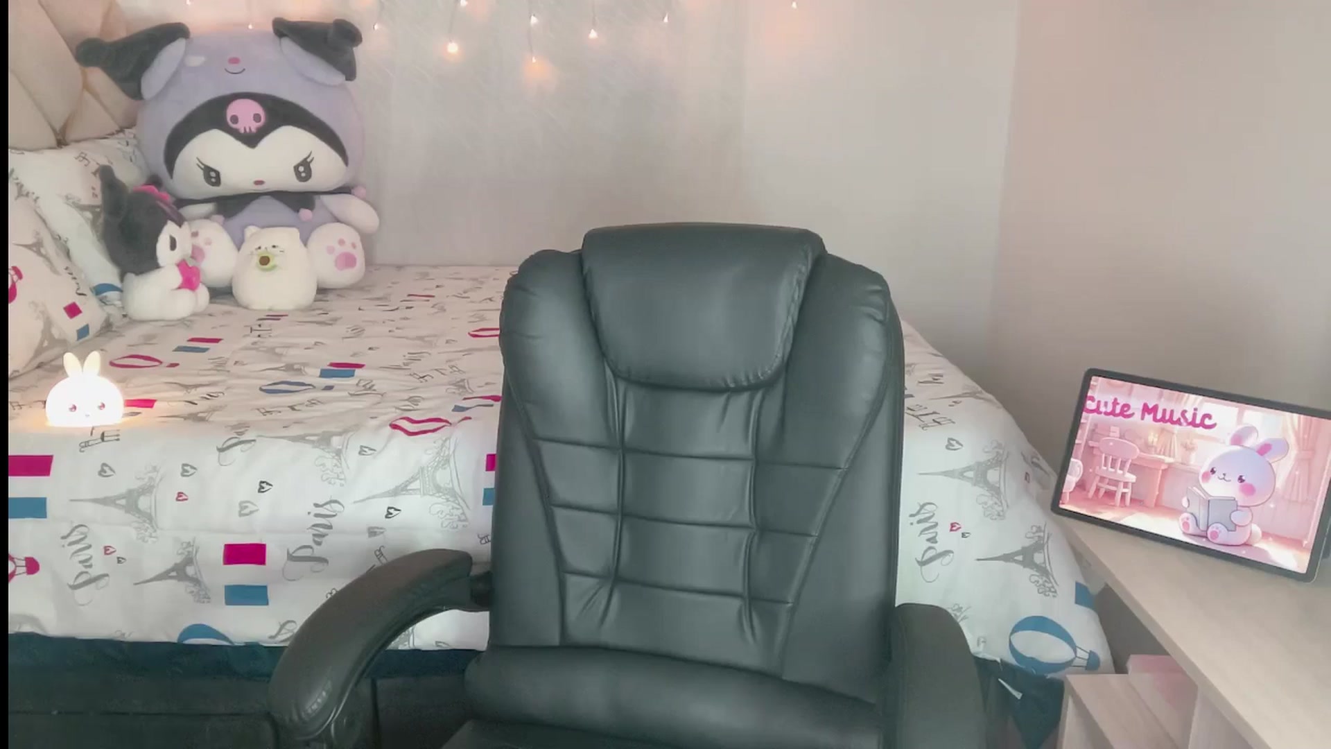 Gallery image thumbnail from Oxxme_'s myfreecams stream on, 11/12/2024, 02:17 image 19 of 20